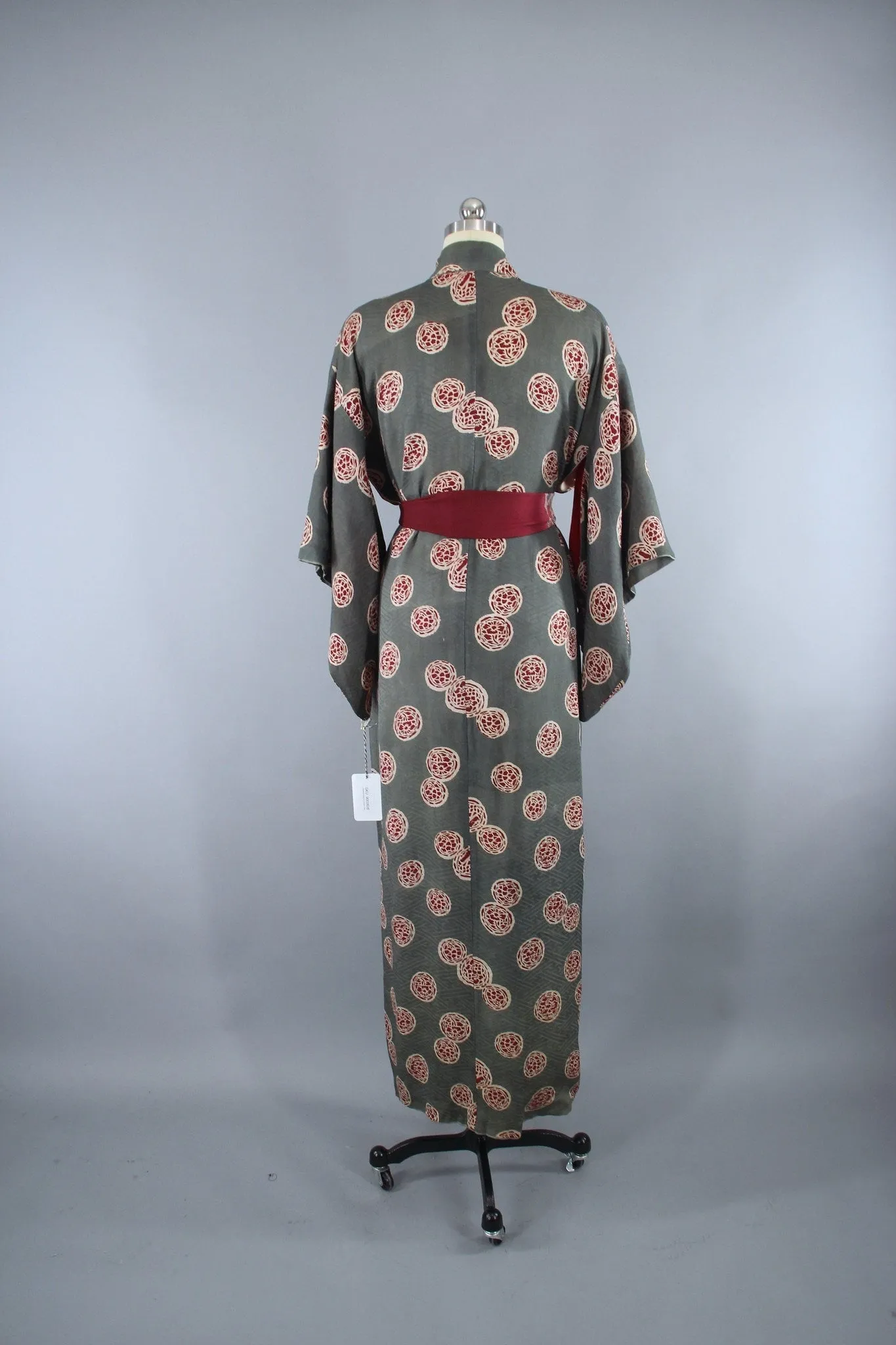 1930s Vintage Silk Kimono Robe / Grey & Red Medallions