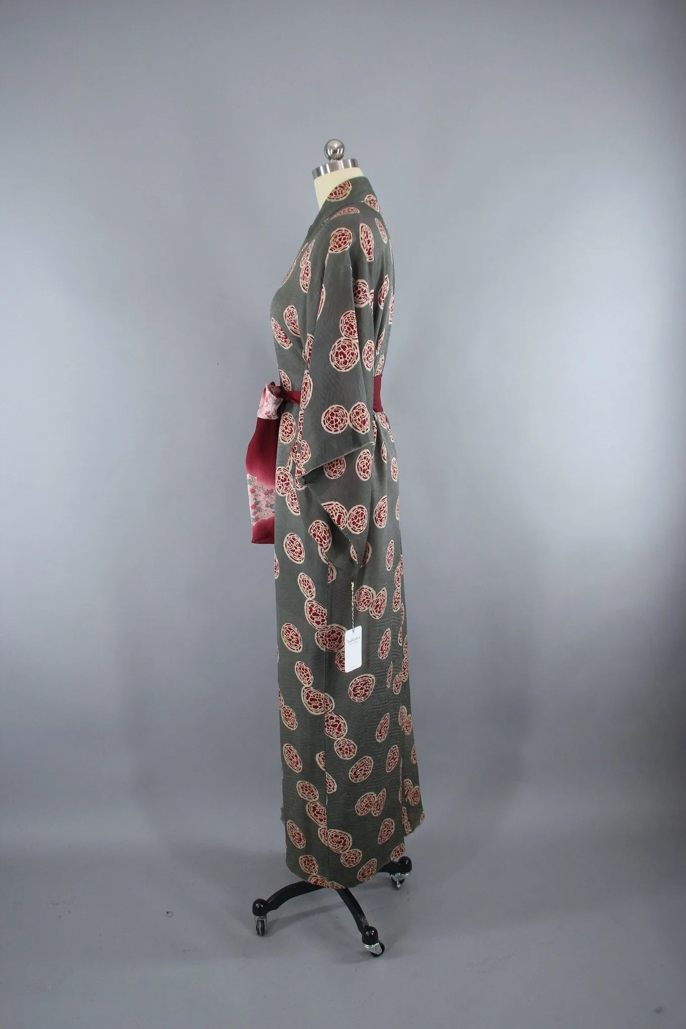 1930s Vintage Silk Kimono Robe / Grey & Red Medallions