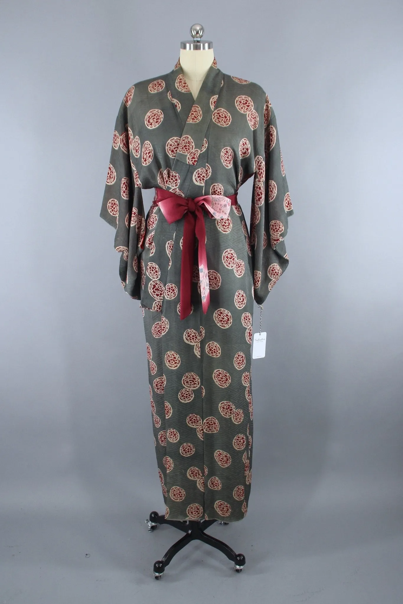 1930s Vintage Silk Kimono Robe / Grey & Red Medallions