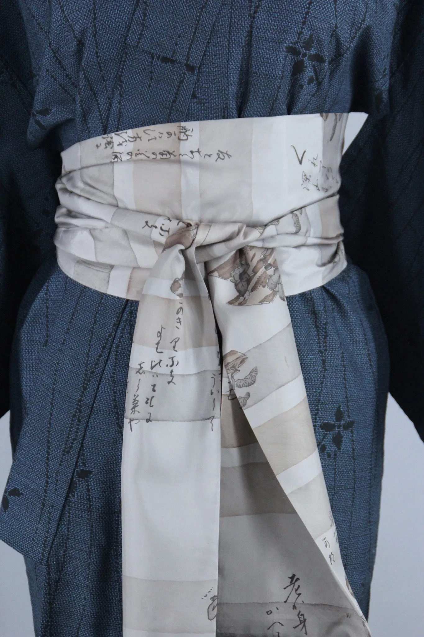 1940s Vintage Silk Kimono Robe / Blue & Black IKAT