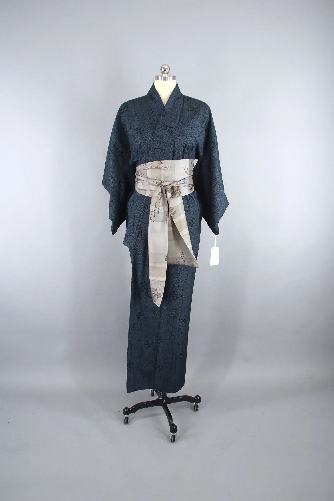 1940s Vintage Silk Kimono Robe / Blue & Black IKAT