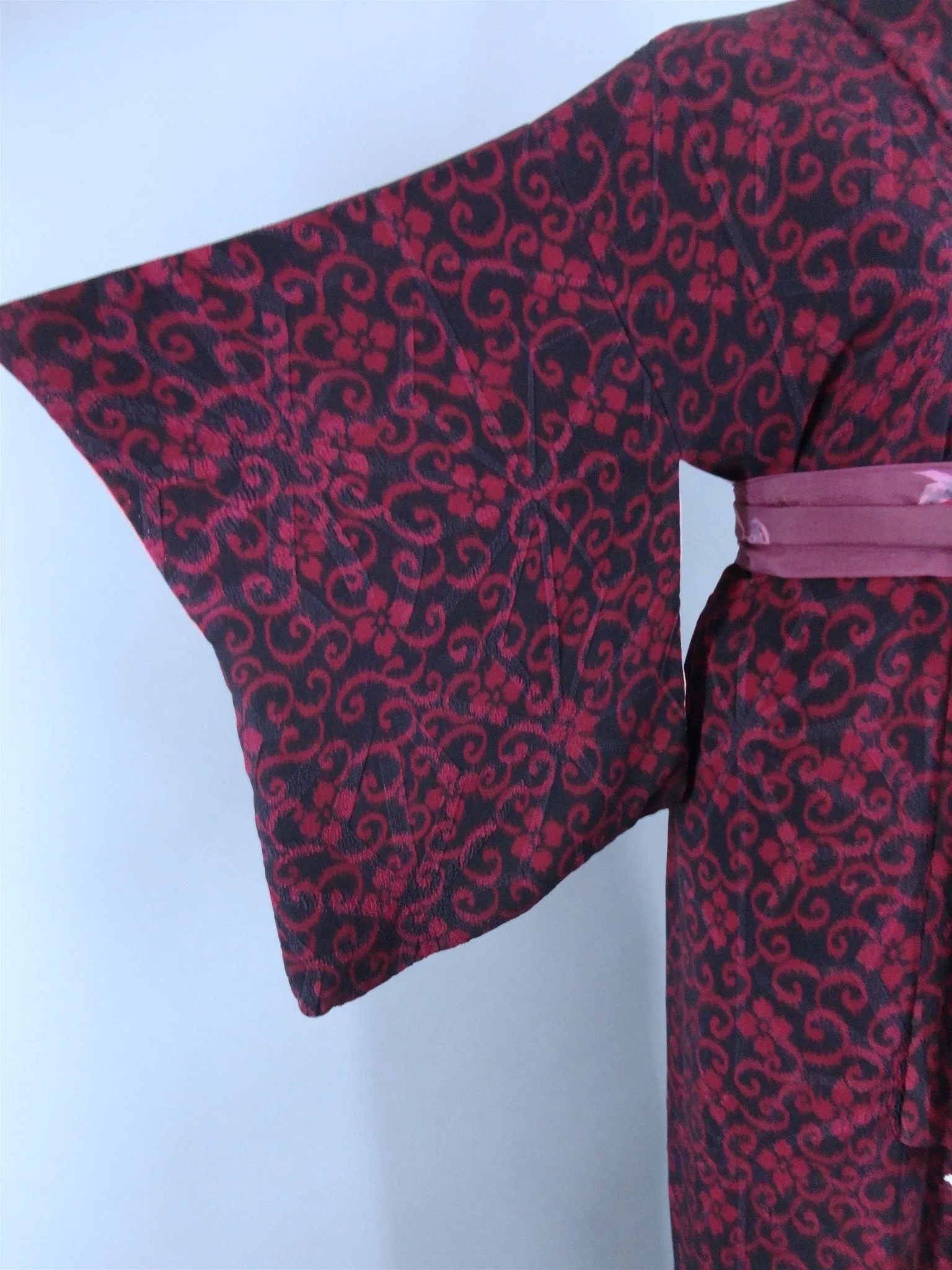 1940s Vintage Silk Kimono Robe in Black and Cranberry Red Arabesque