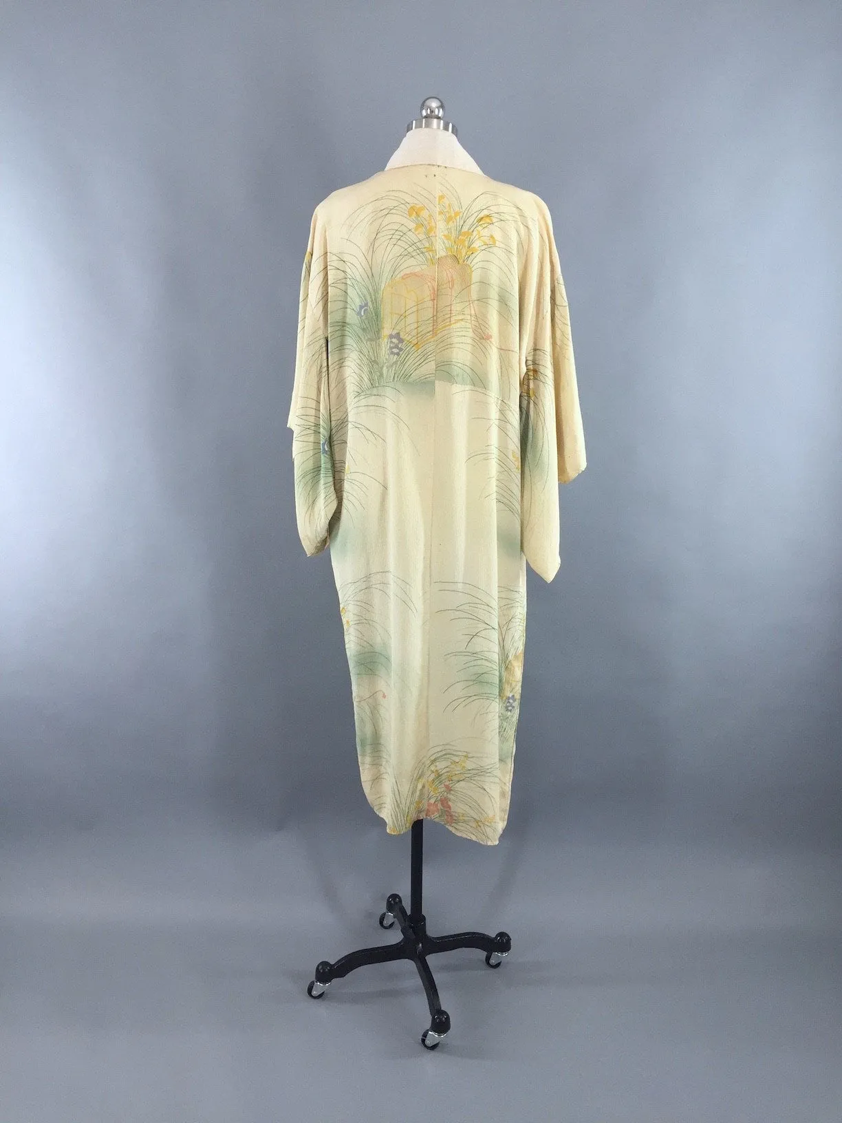 1940s Vintage Silk Kimono Robe / Ivory Birdcage Novelty Print