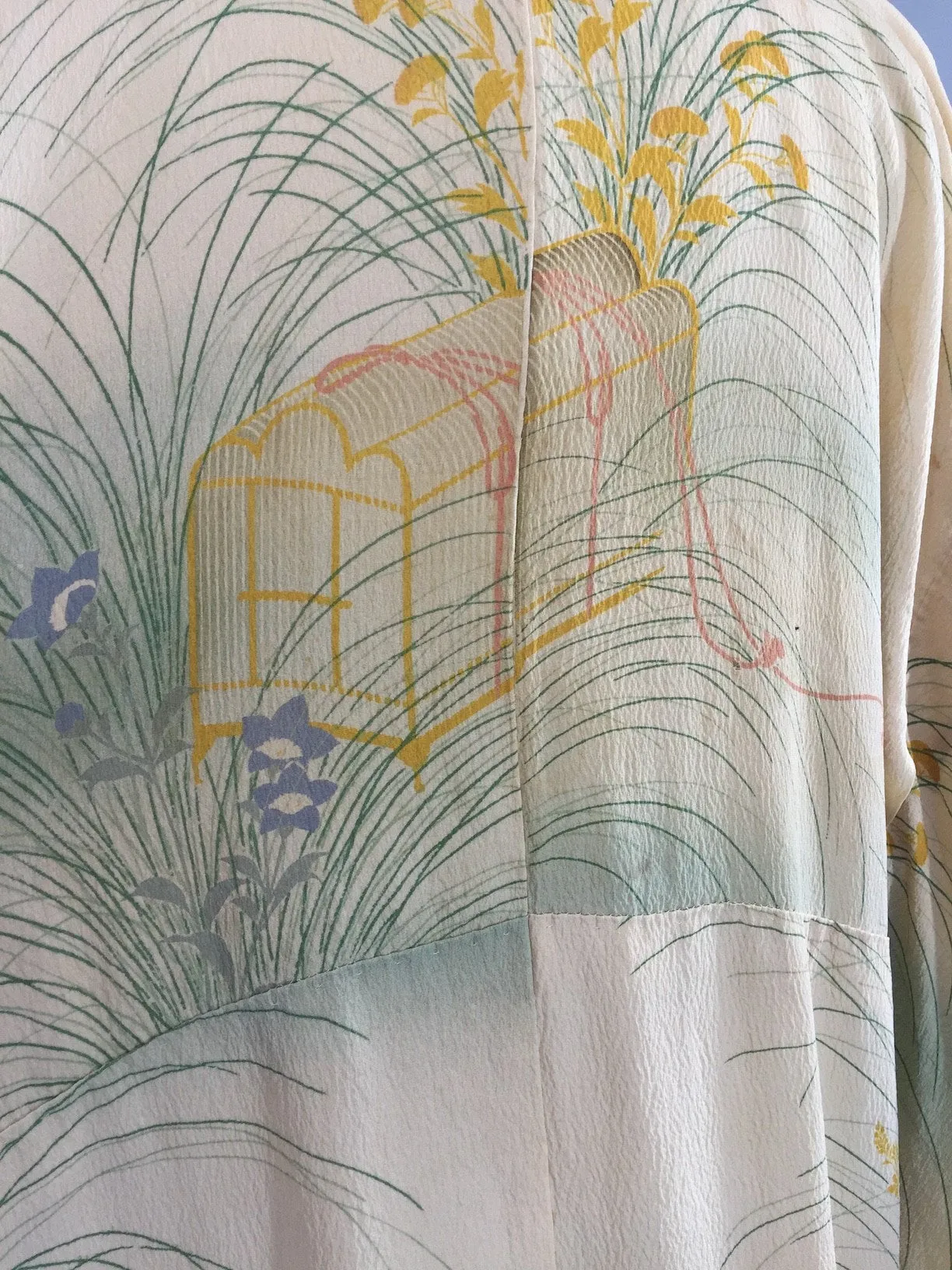 1940s Vintage Silk Kimono Robe / Ivory Birdcage Novelty Print