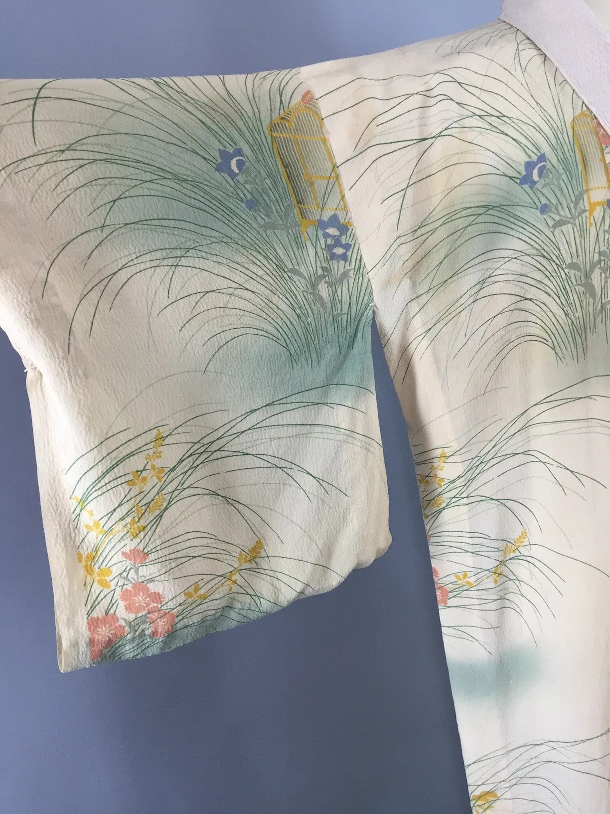 1940s Vintage Silk Kimono Robe / Ivory Birdcage Novelty Print