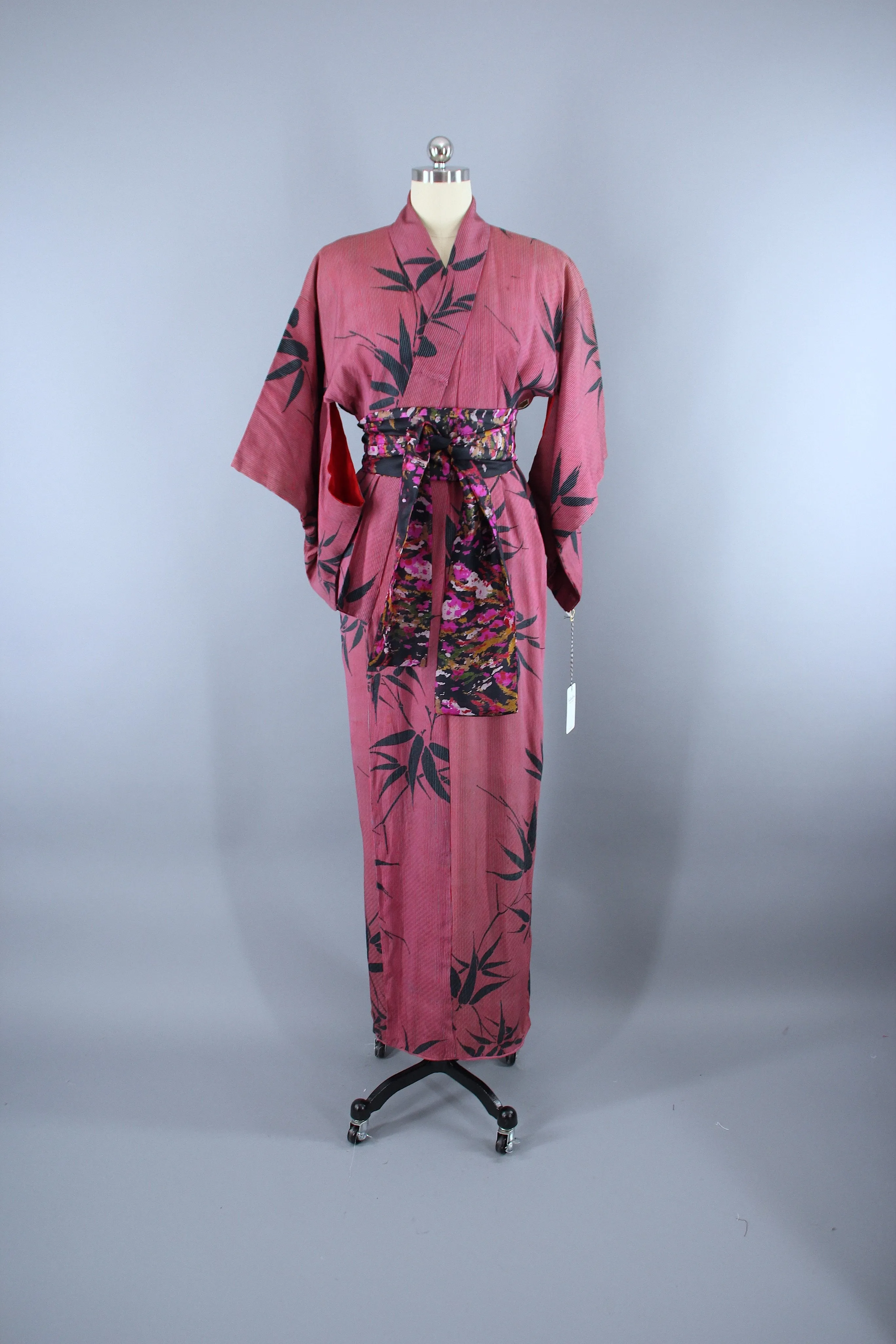 1940s Vintage Silk Kimono Robe / Red Stripes Bamboo Print