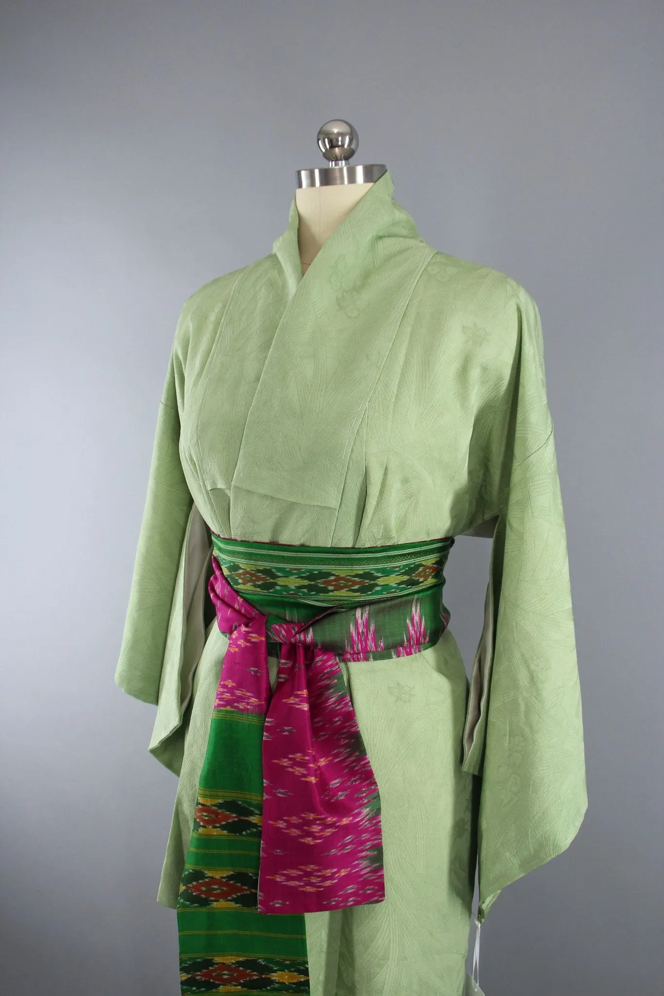 1940s Vintage Silk Kimono Robe with Light Green Bamboo Leaves