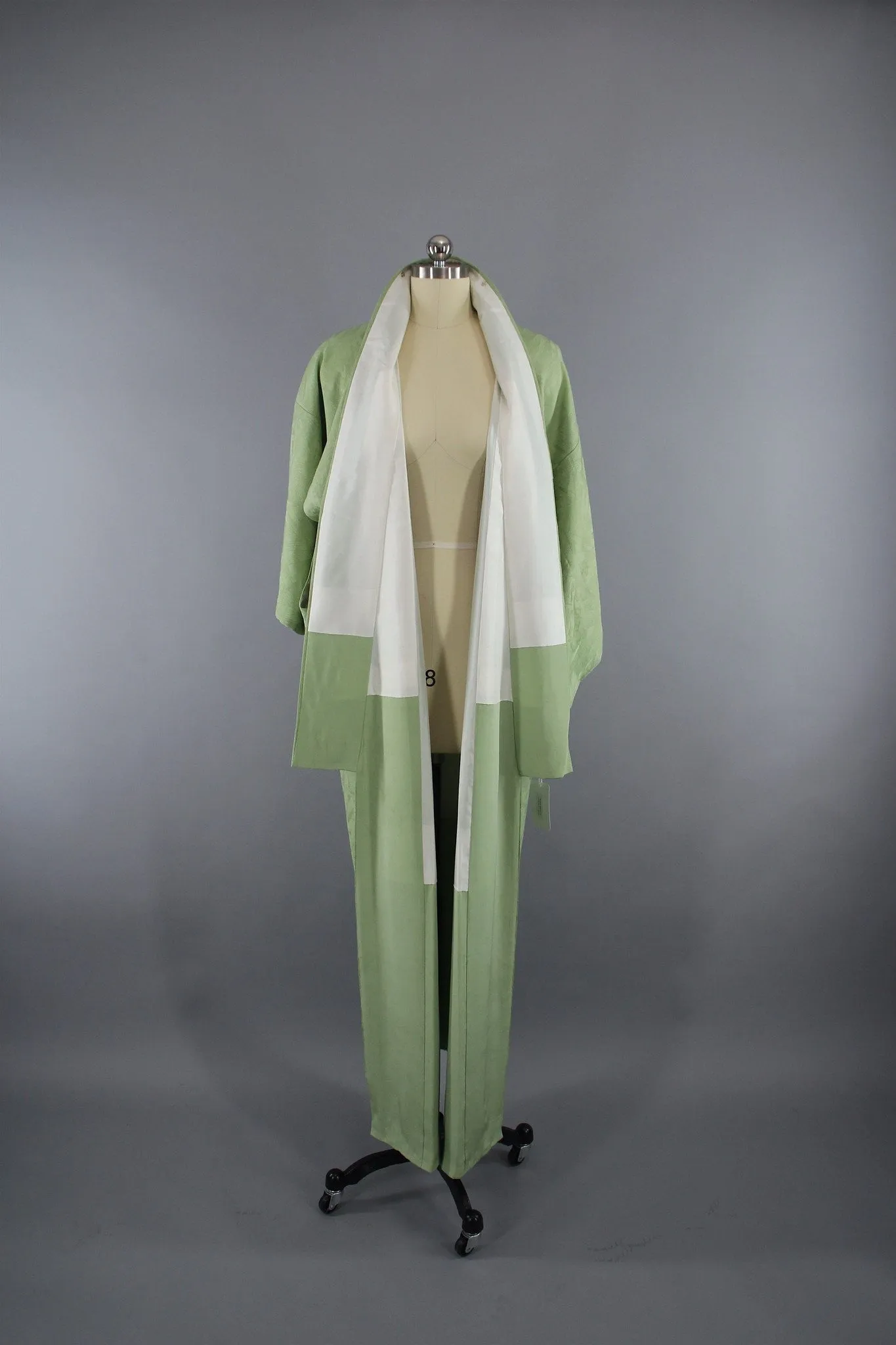 1940s Vintage Silk Kimono Robe with Light Green Bamboo Leaves