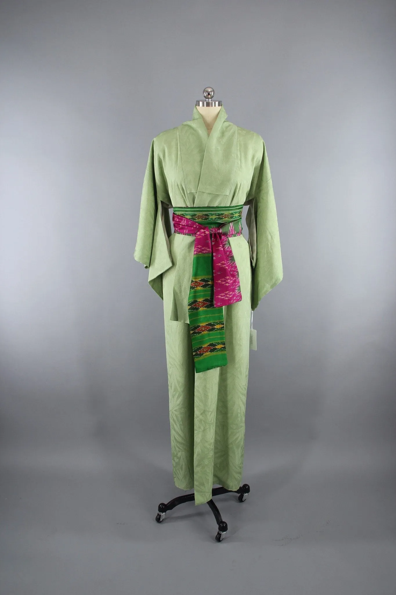 1940s Vintage Silk Kimono Robe with Light Green Bamboo Leaves