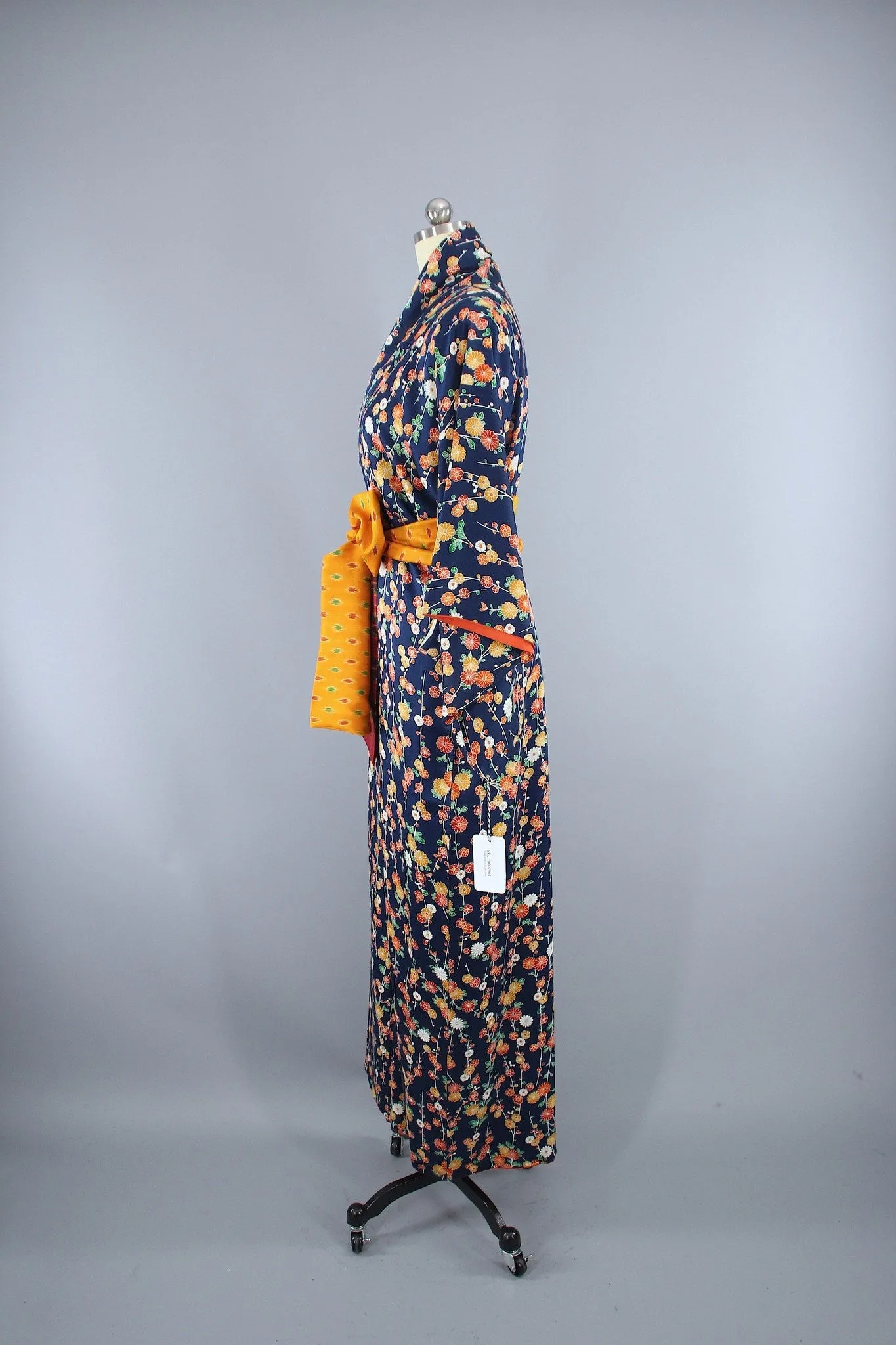 1950s Vintage Silk Kimono Robe / Blue Floral Daisy Chains