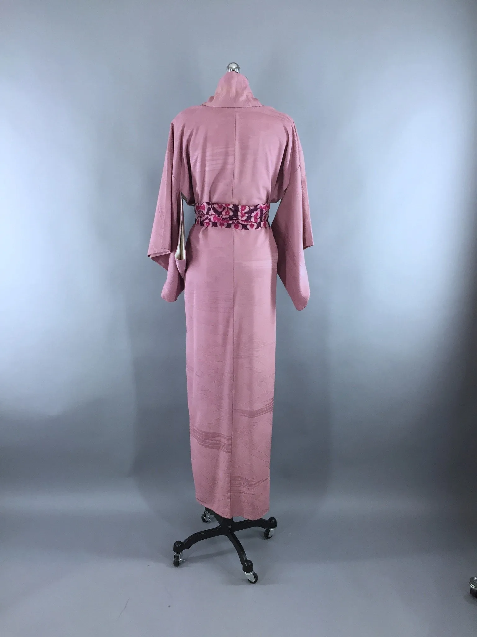 1950s Vintage Silk Kimono Robe in Lavender Purple Textured Crepe