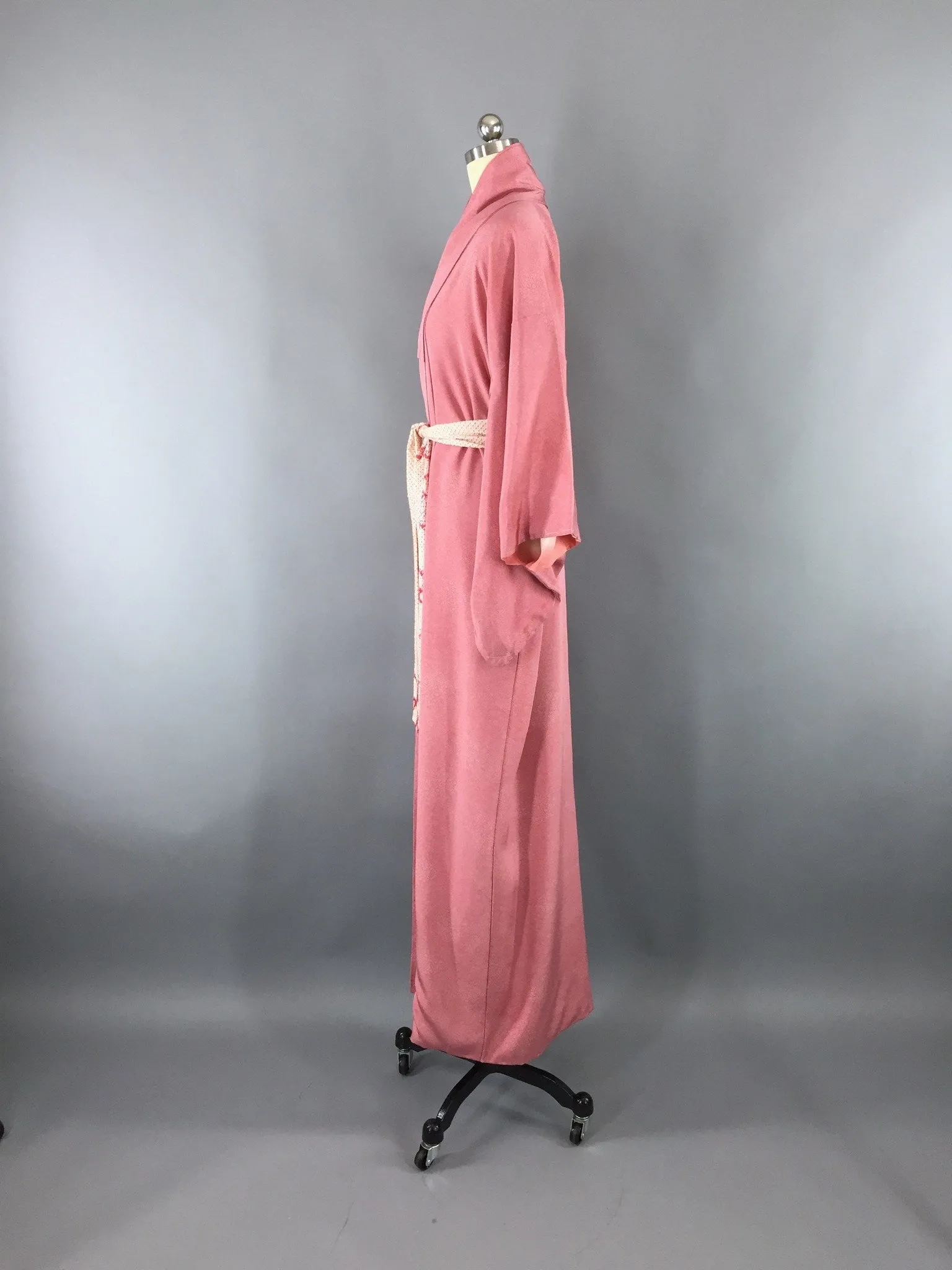 1960s Vintage Kimono Robe with Pink Floral Print