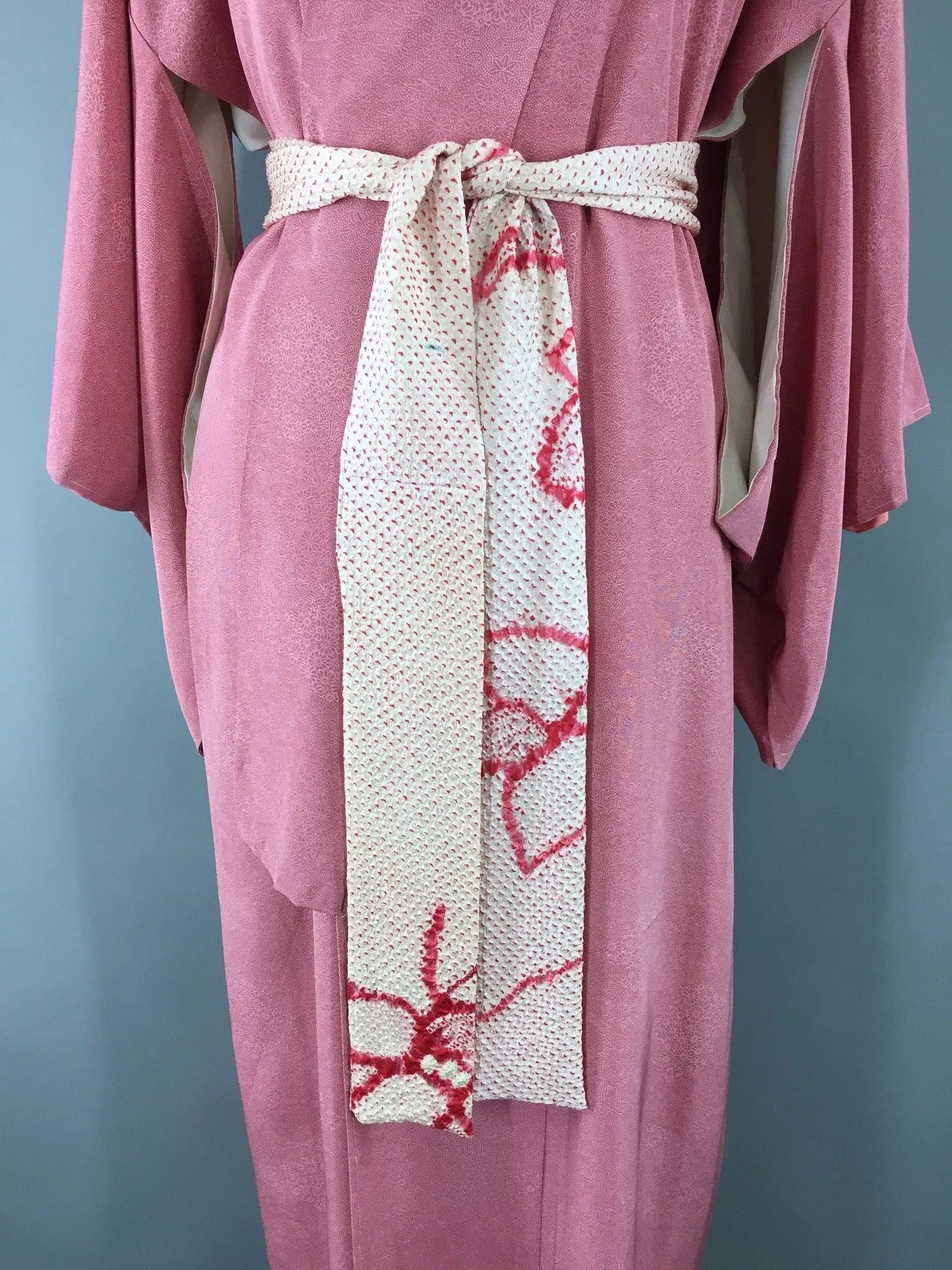 1960s Vintage Kimono Robe with Pink Floral Print