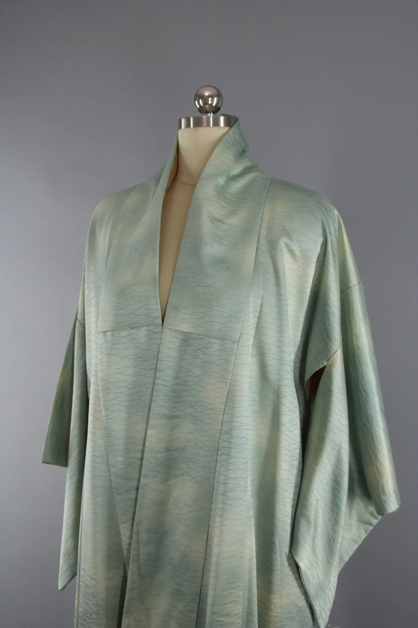 1960s Vintage Silk Kimono Robe in Sea Foam Green Ombre Satin