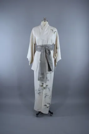 1970s Vintage Kimono Robe with Off-White & Dove Grey Floral Print