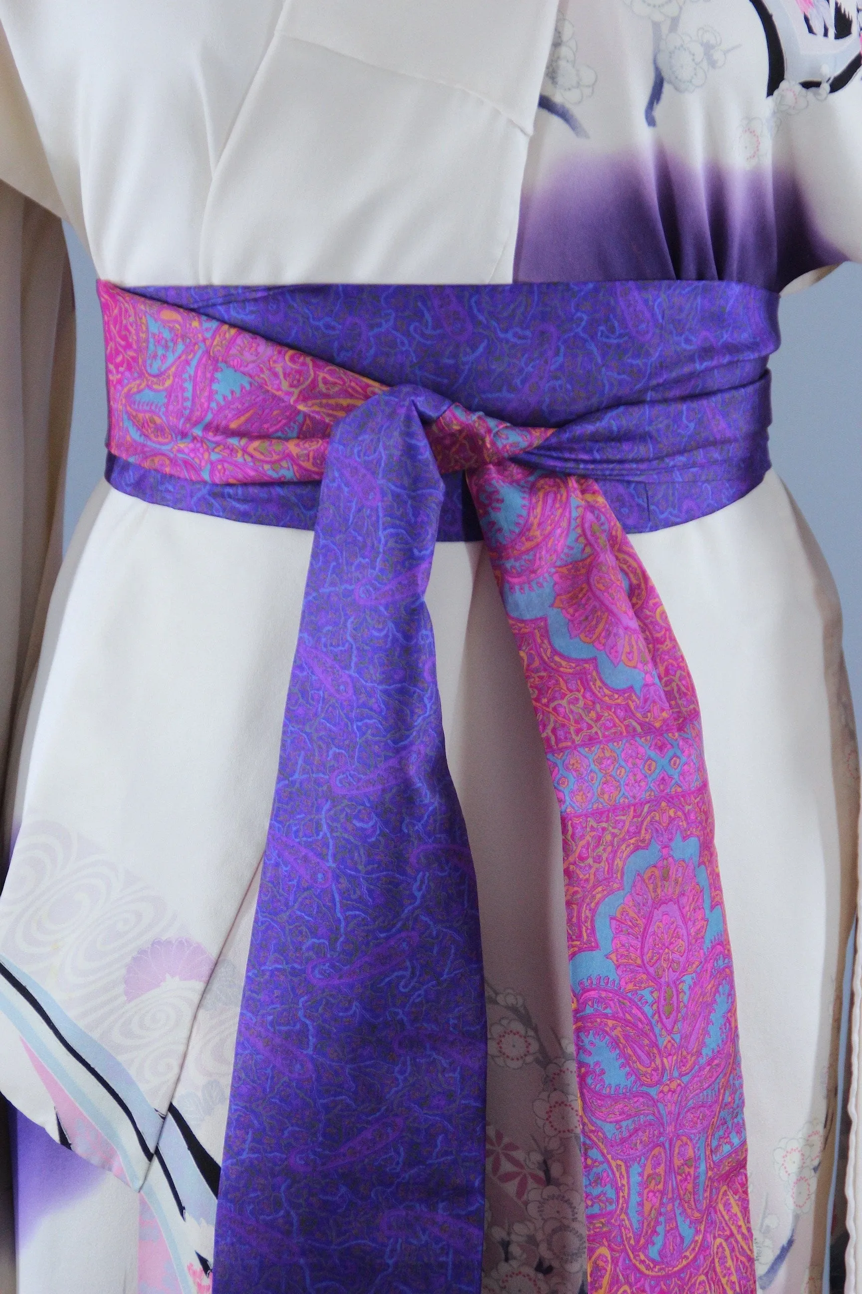 1980s Vintage Silk Kimono Robe / Purple & White Floral Furisode
