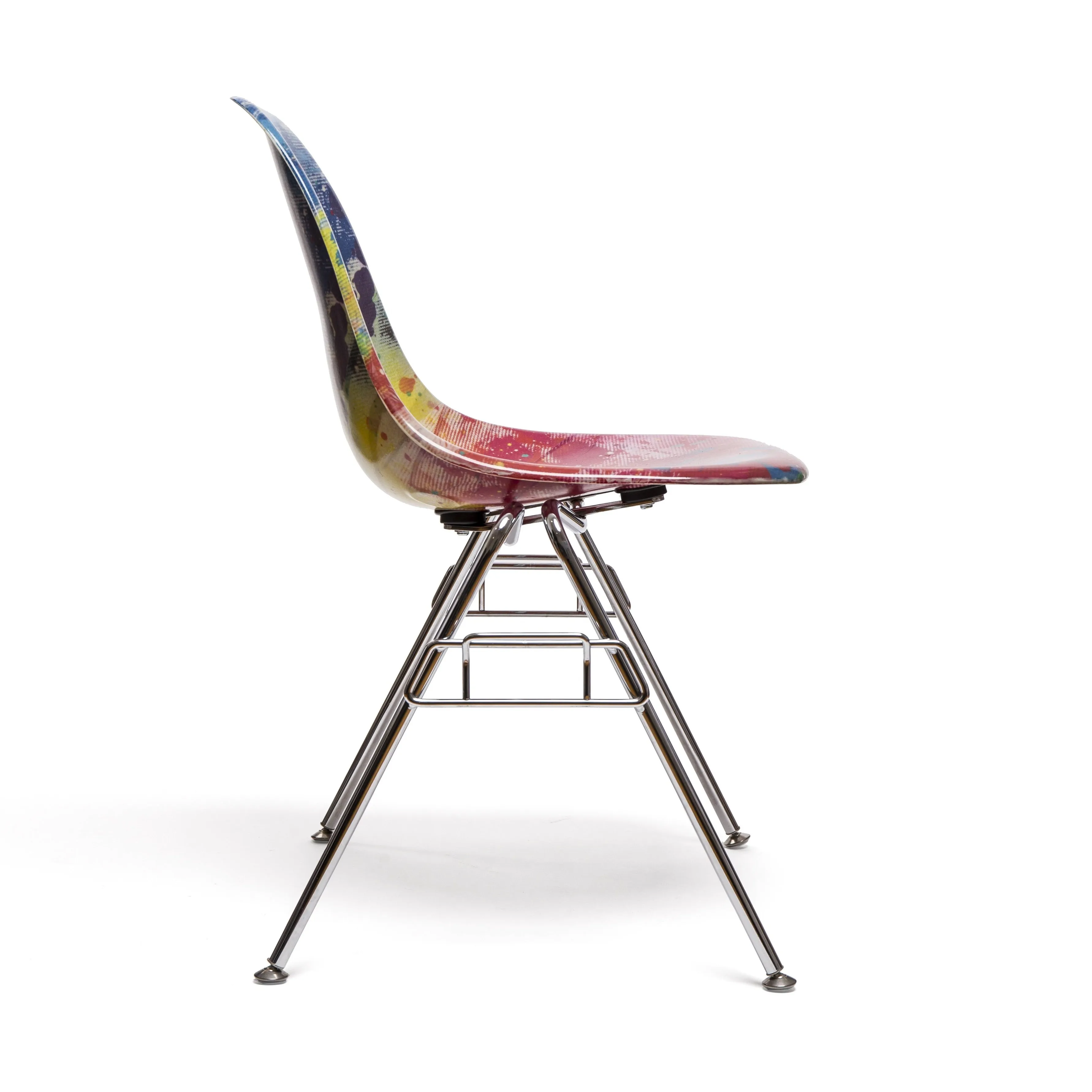 A&P   STASH   Modernica Case Study® Furniture Side Shell Chair