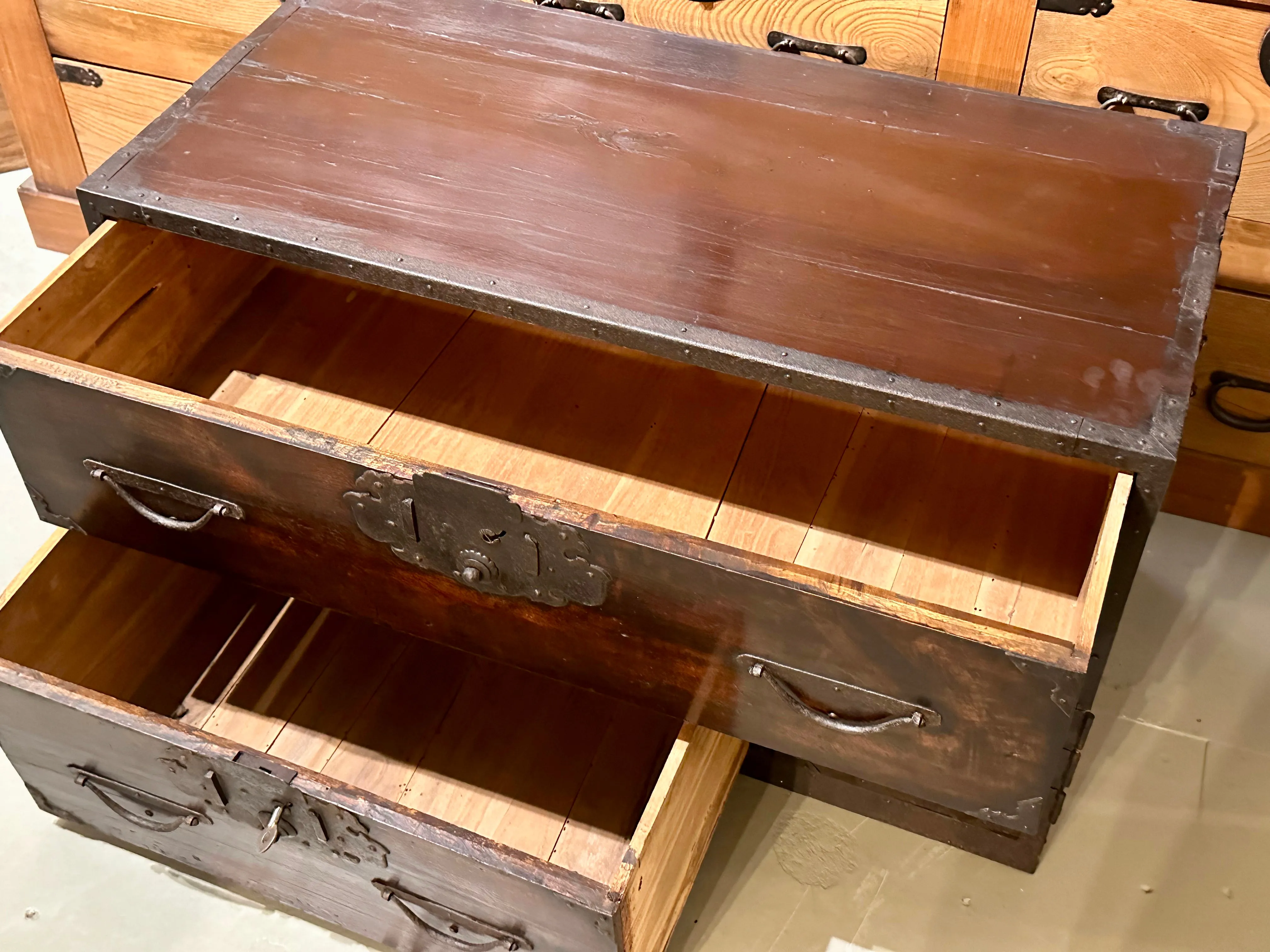 Antique Japanese Edo Era c1850's Clothing Tansu Chest Kiri Wood 34.5"