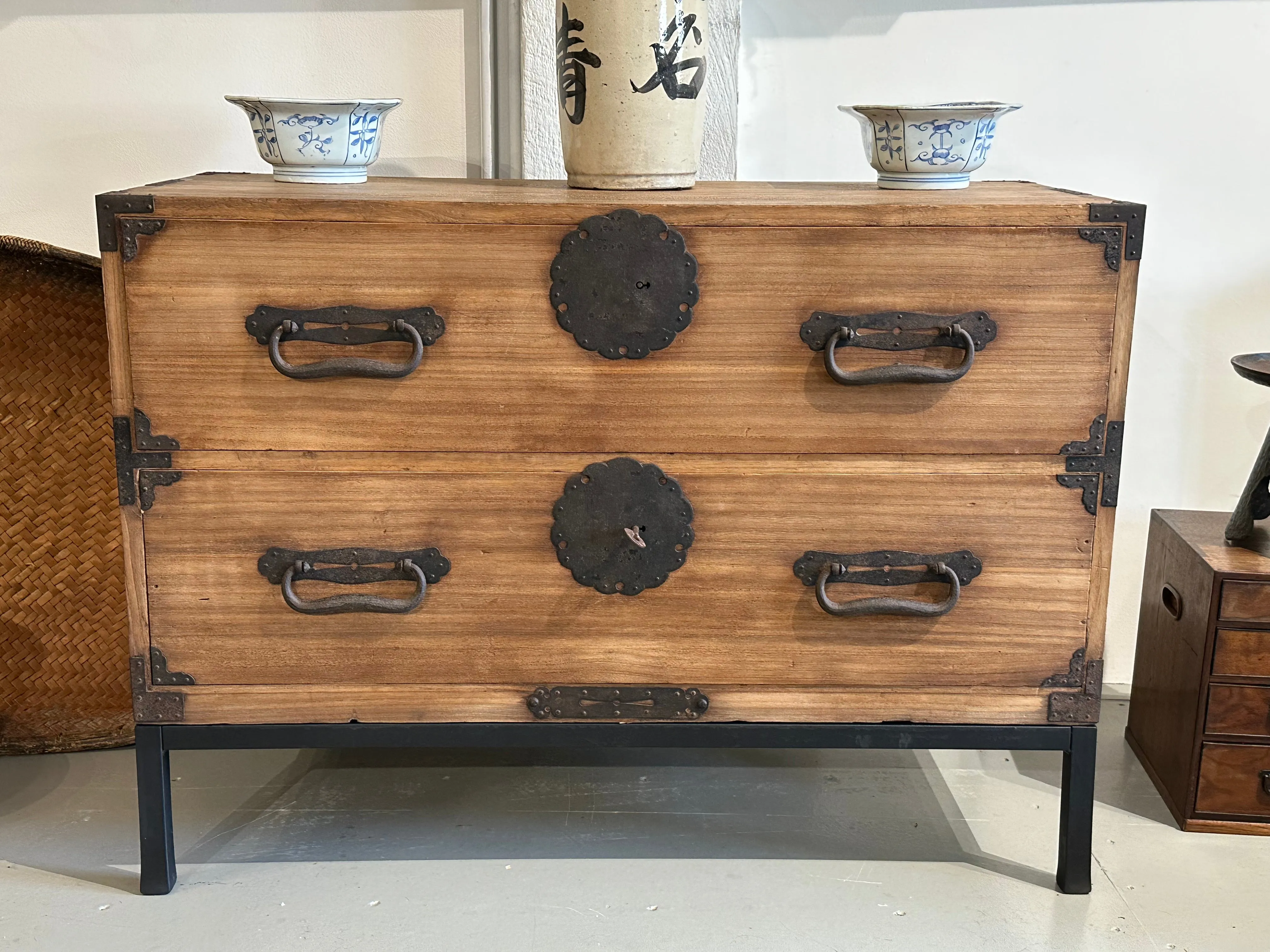 Antique Japanese Meiji Era c1870's Clothing Tansu Chest Kiri Wood 39.5"