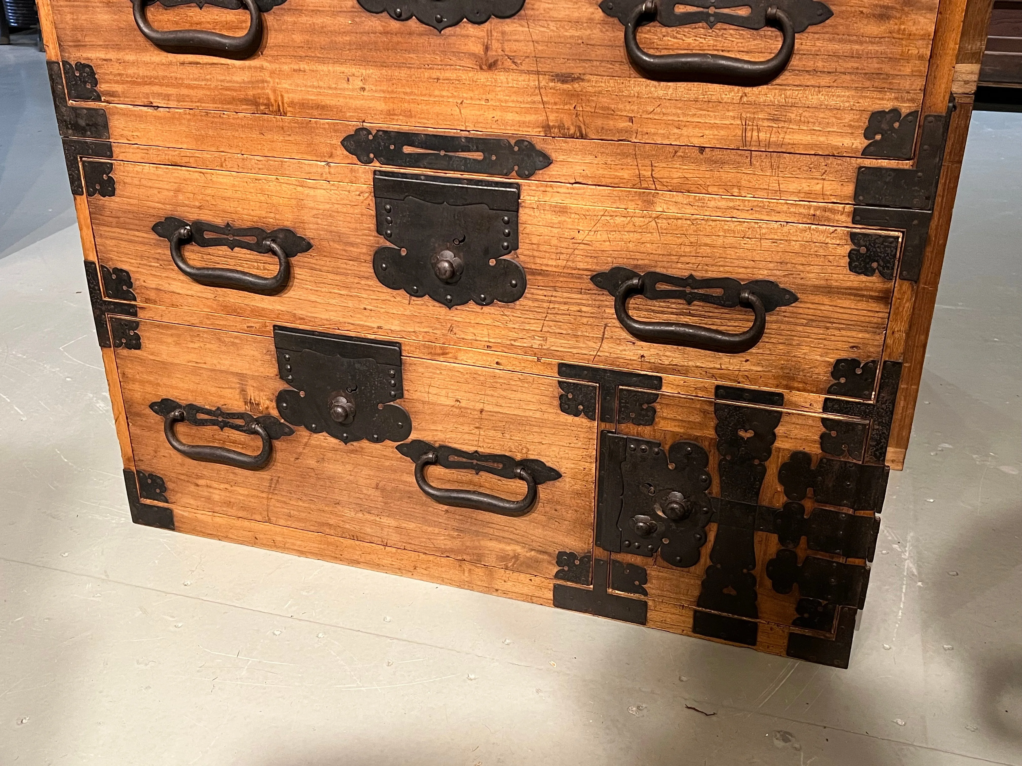 Antique Japanese Meiji Era c1880 Kasane Clothing Tansu Chest Kiri Wood 36"W