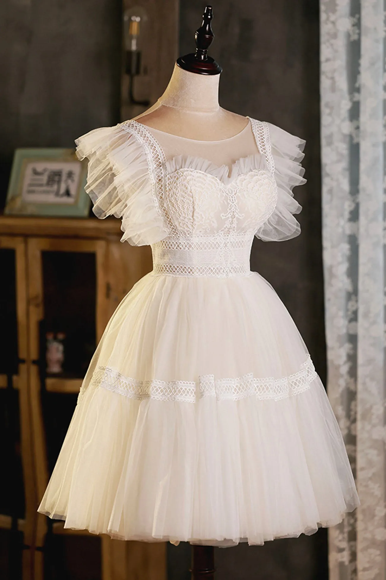 Champagne Lace Short Prom Dress, Cute Scoop Neckline Knee Length Party Dress
