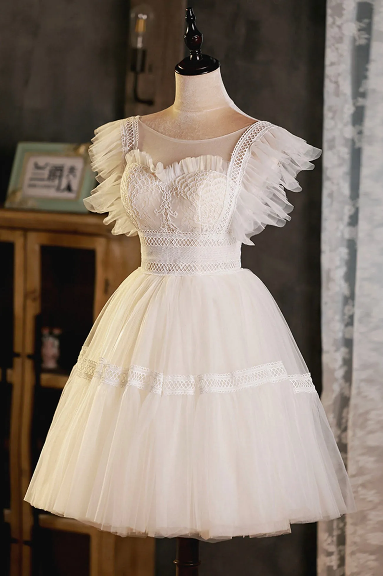 Champagne Lace Short Prom Dress, Cute Scoop Neckline Knee Length Party Dress