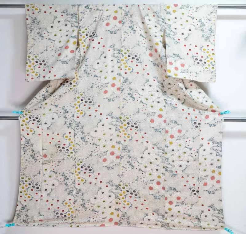 Highly Detailed Pencil Drawn Style Komon Kimono - Chrysanthemum Flowers Stencil - White Vintage Silk