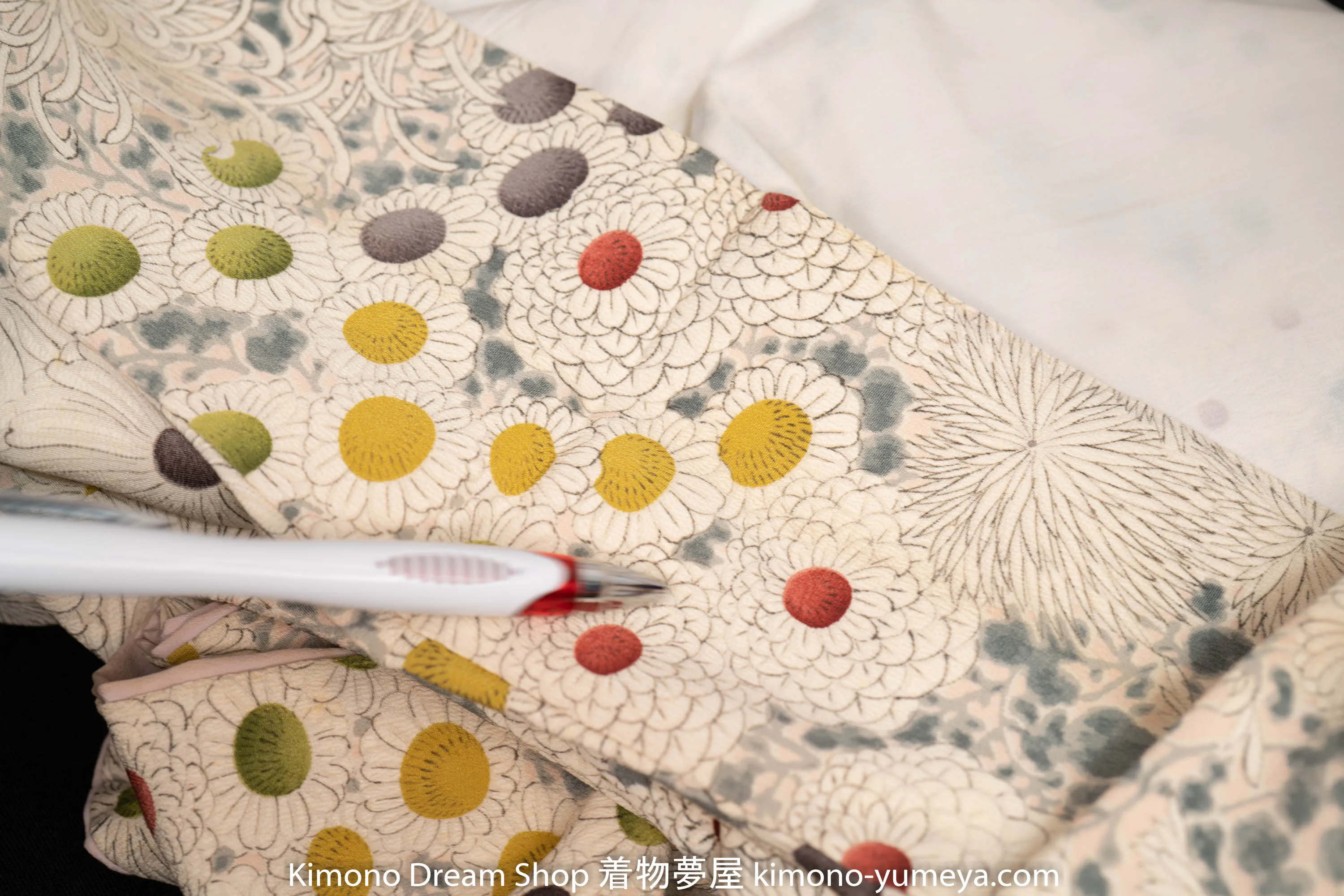 Highly Detailed Pencil Drawn Style Komon Kimono - Chrysanthemum Flowers Stencil - White Vintage Silk