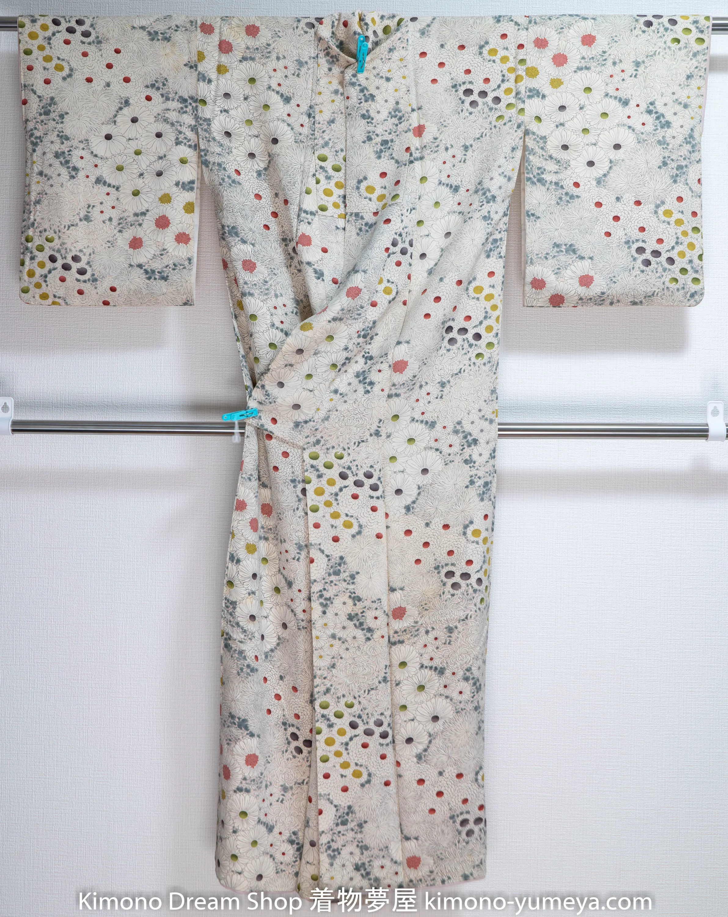 Highly Detailed Pencil Drawn Style Komon Kimono - Chrysanthemum Flowers Stencil - White Vintage Silk
