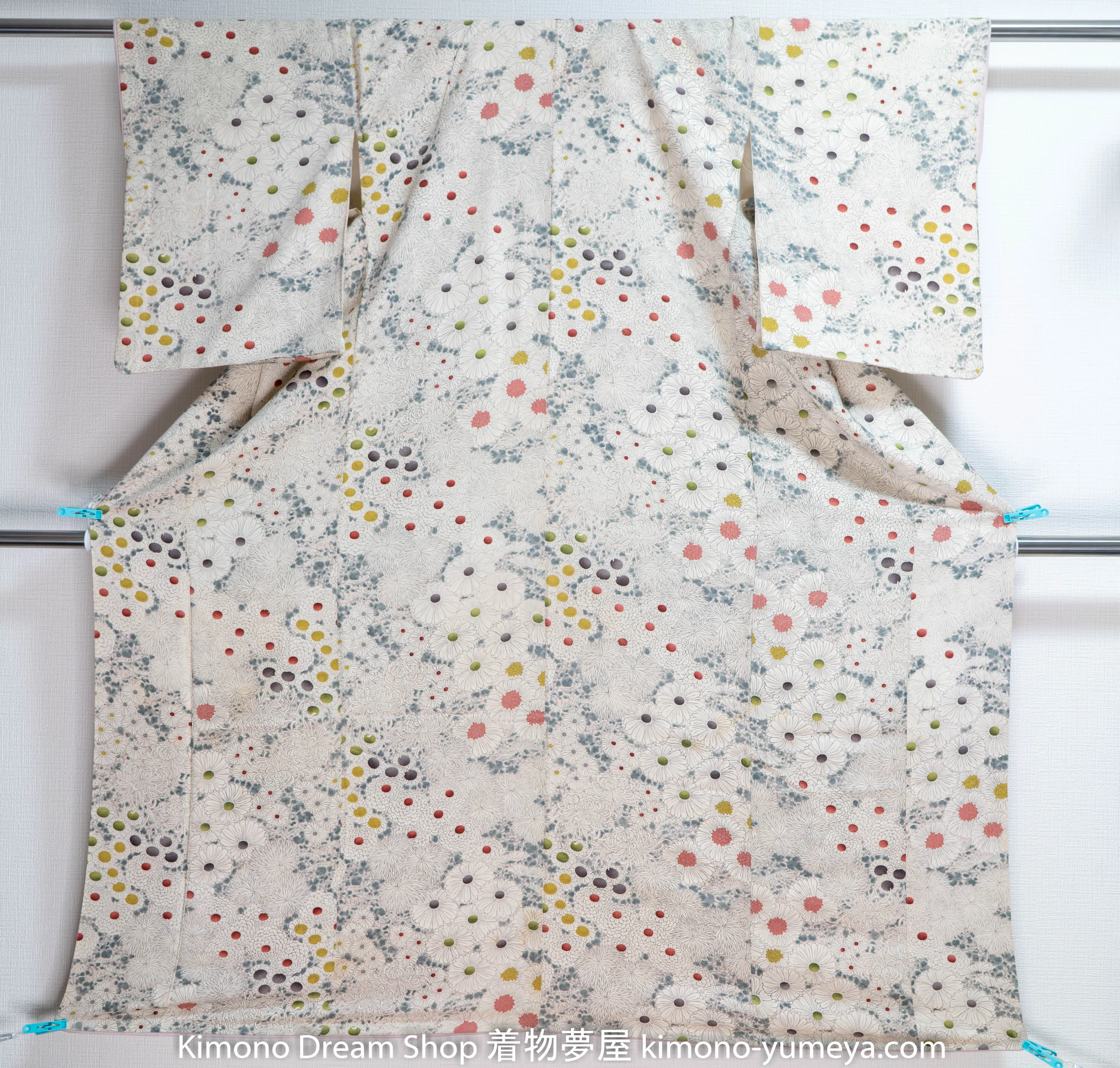 Highly Detailed Pencil Drawn Style Komon Kimono - Chrysanthemum Flowers Stencil - White Vintage Silk