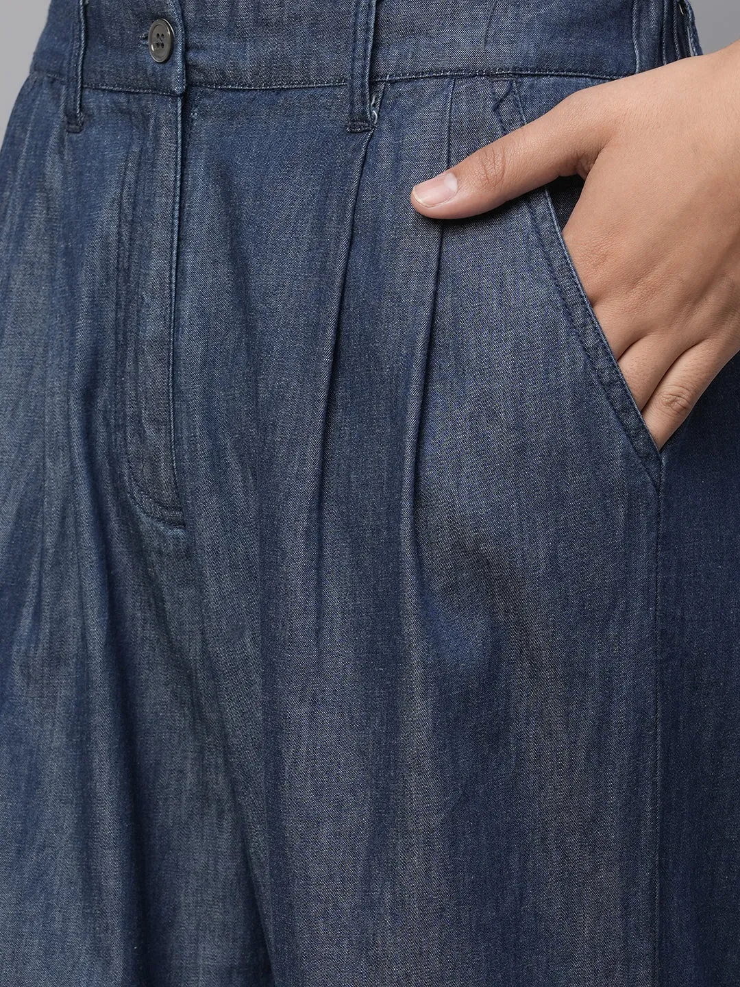 Light Weight Pleated Flared Leg Denims