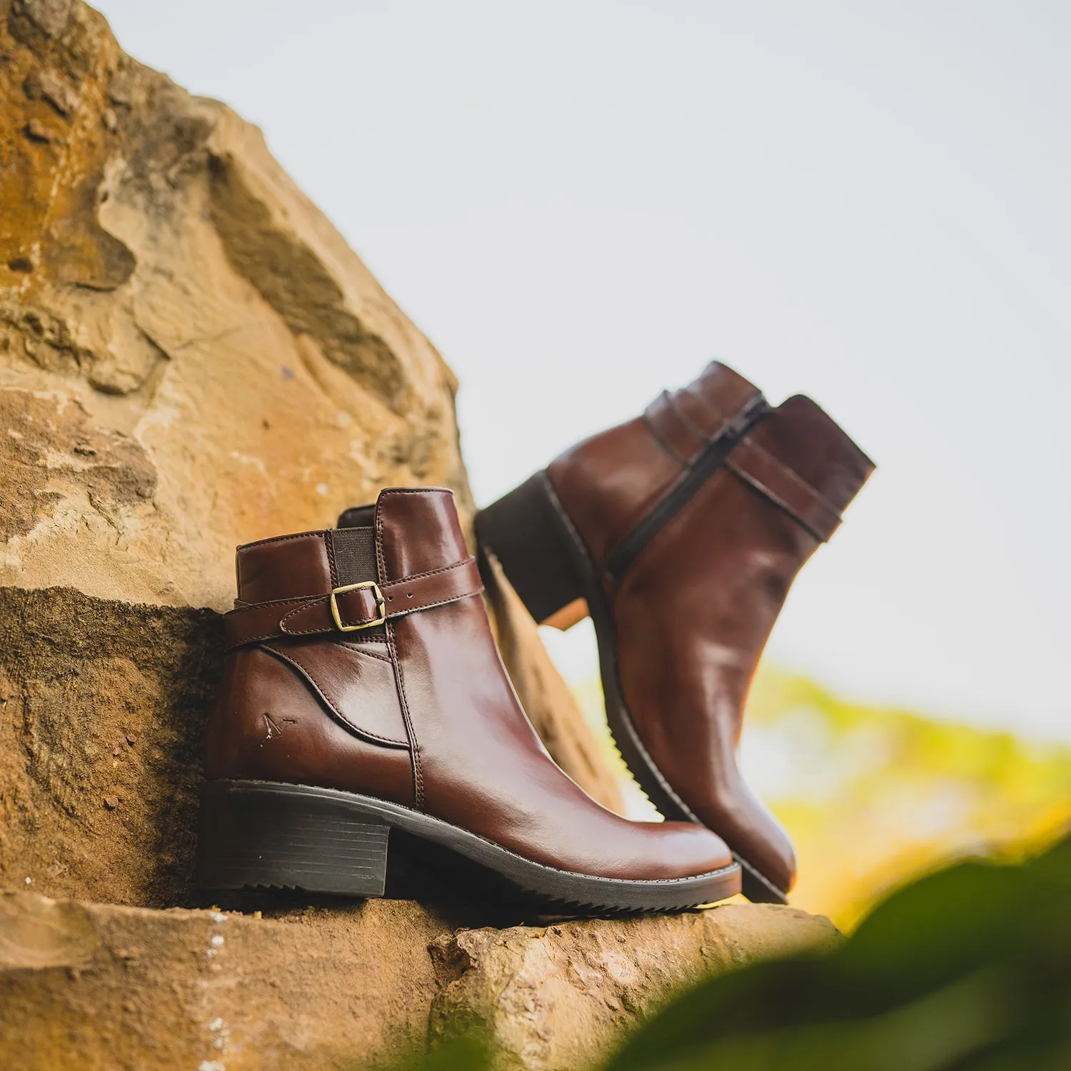 Slays Collar Strap Boots