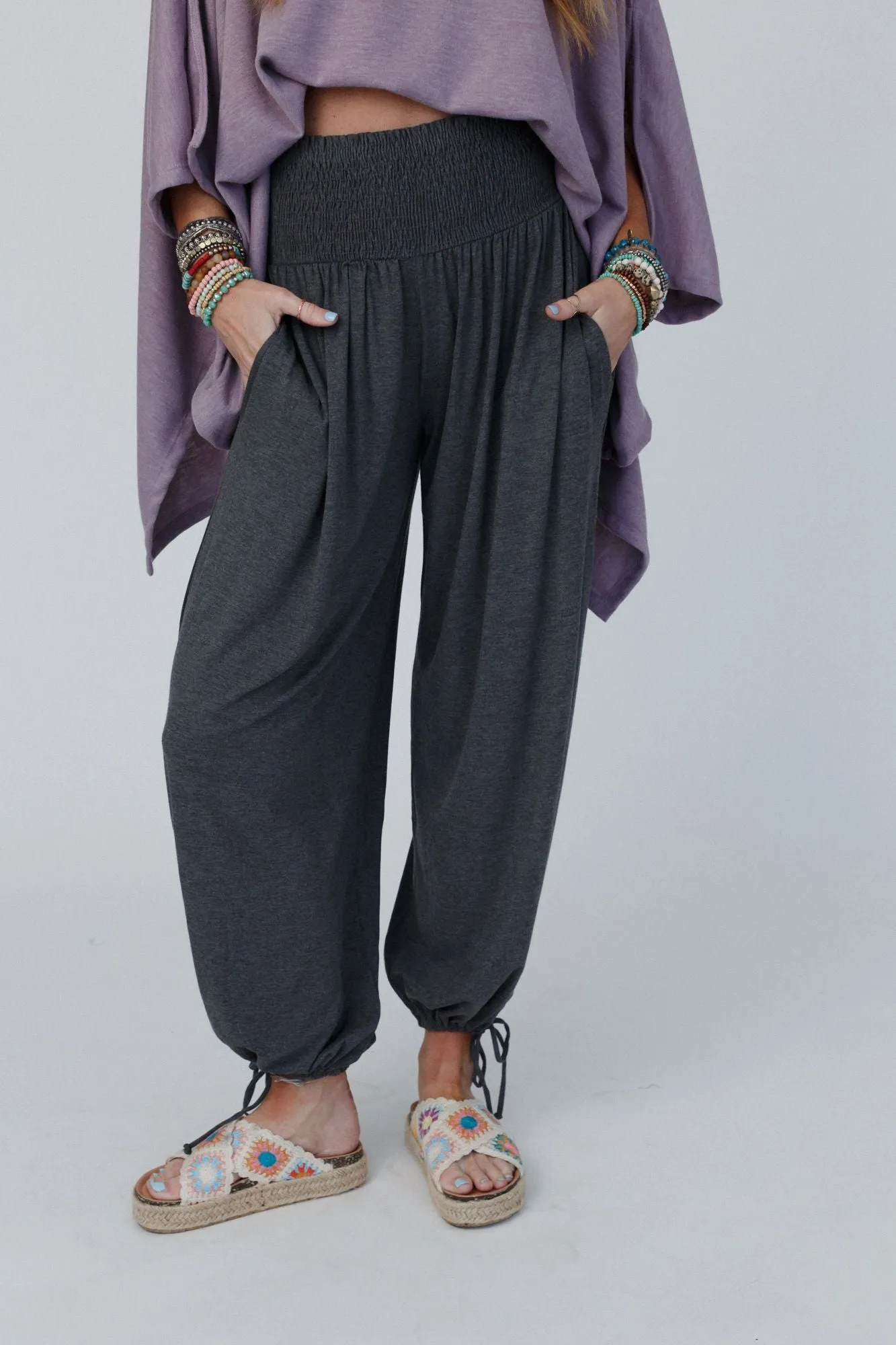 The Nest Angelica Smocked Pant - Charcoal