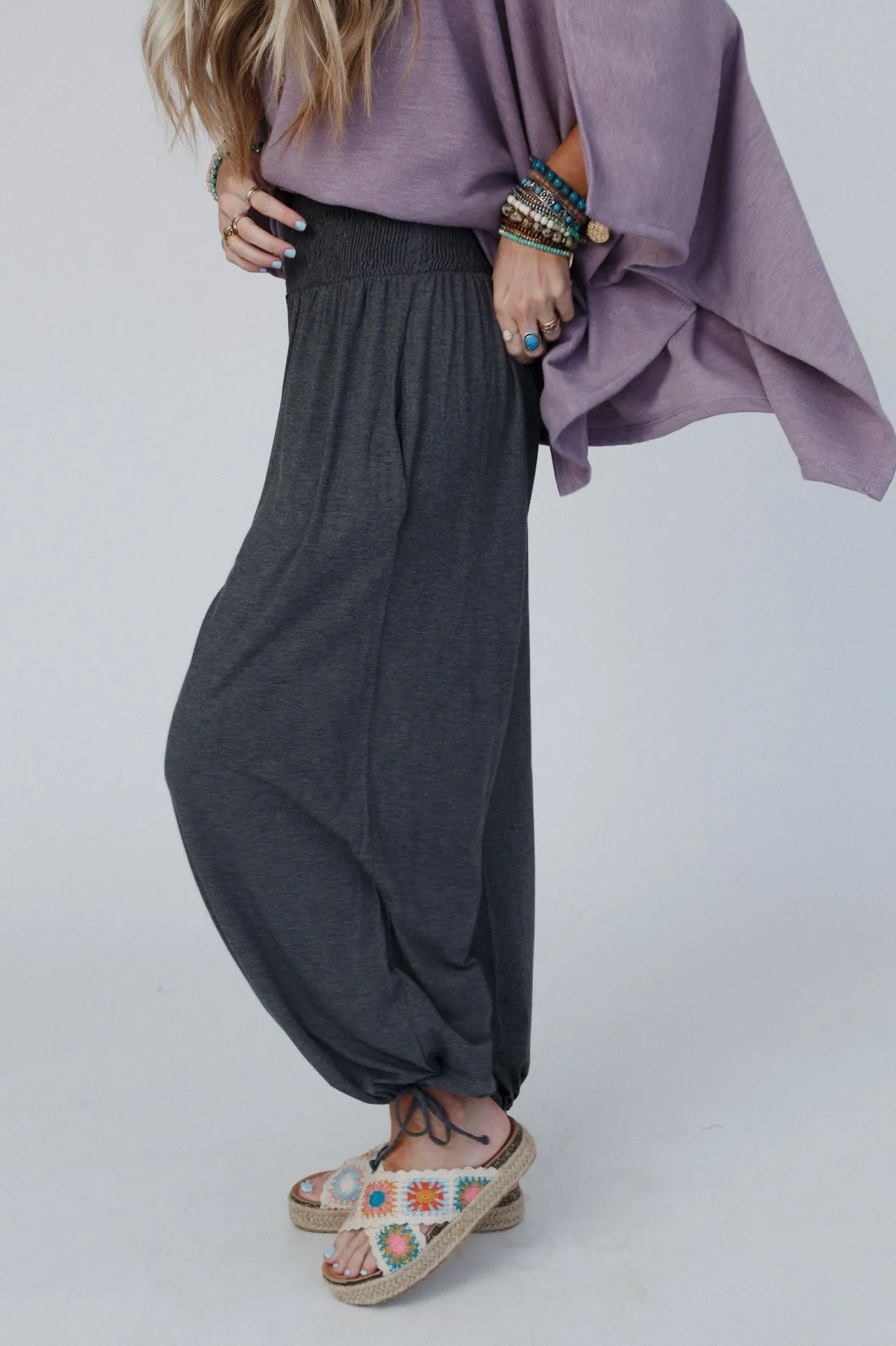 The Nest Angelica Smocked Pant - Charcoal
