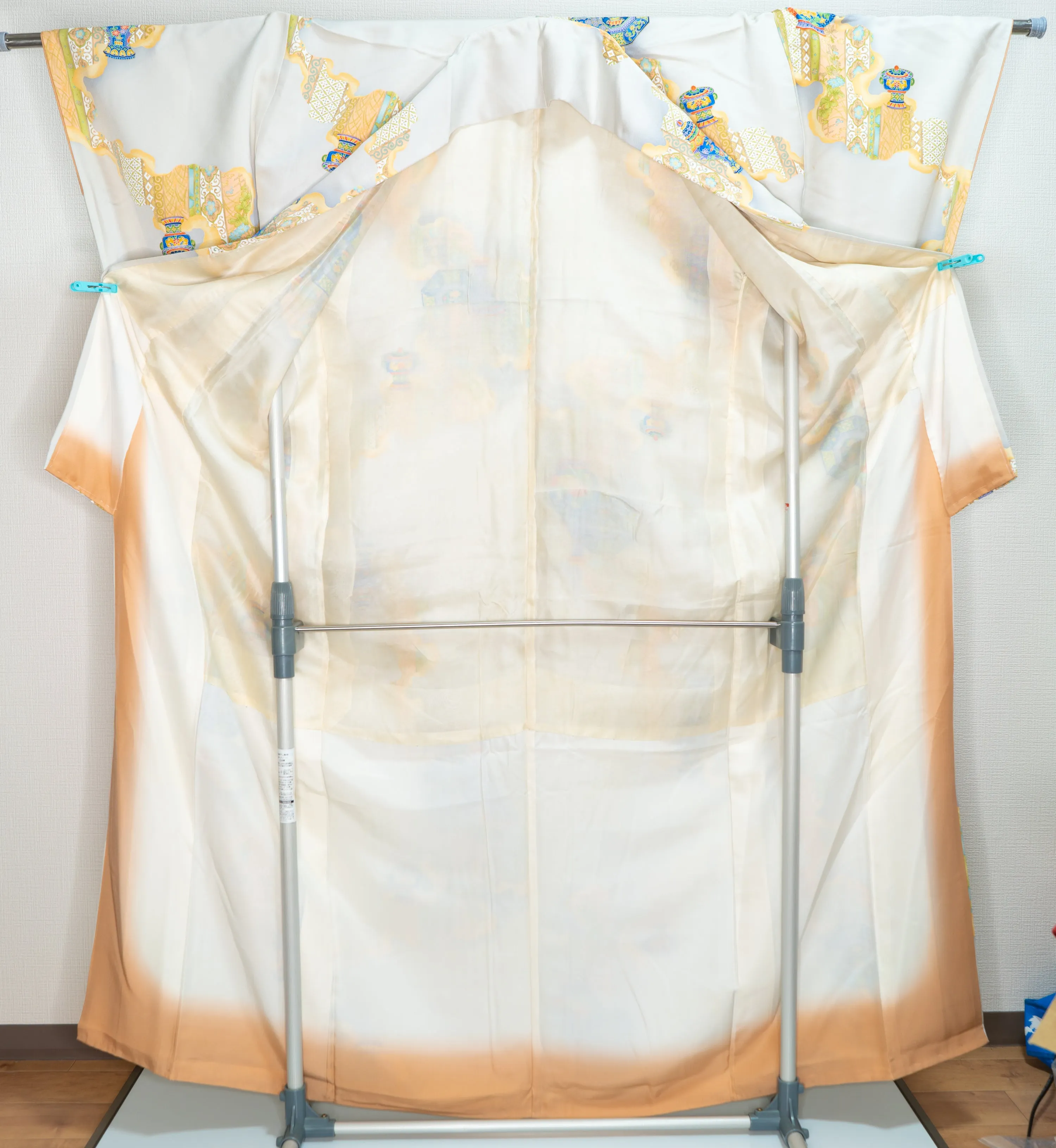 Unique Ceramic Vases Silver Kimono - Unused Vintage Silk - Cherry Blossoms Peonies Sakura Shippo