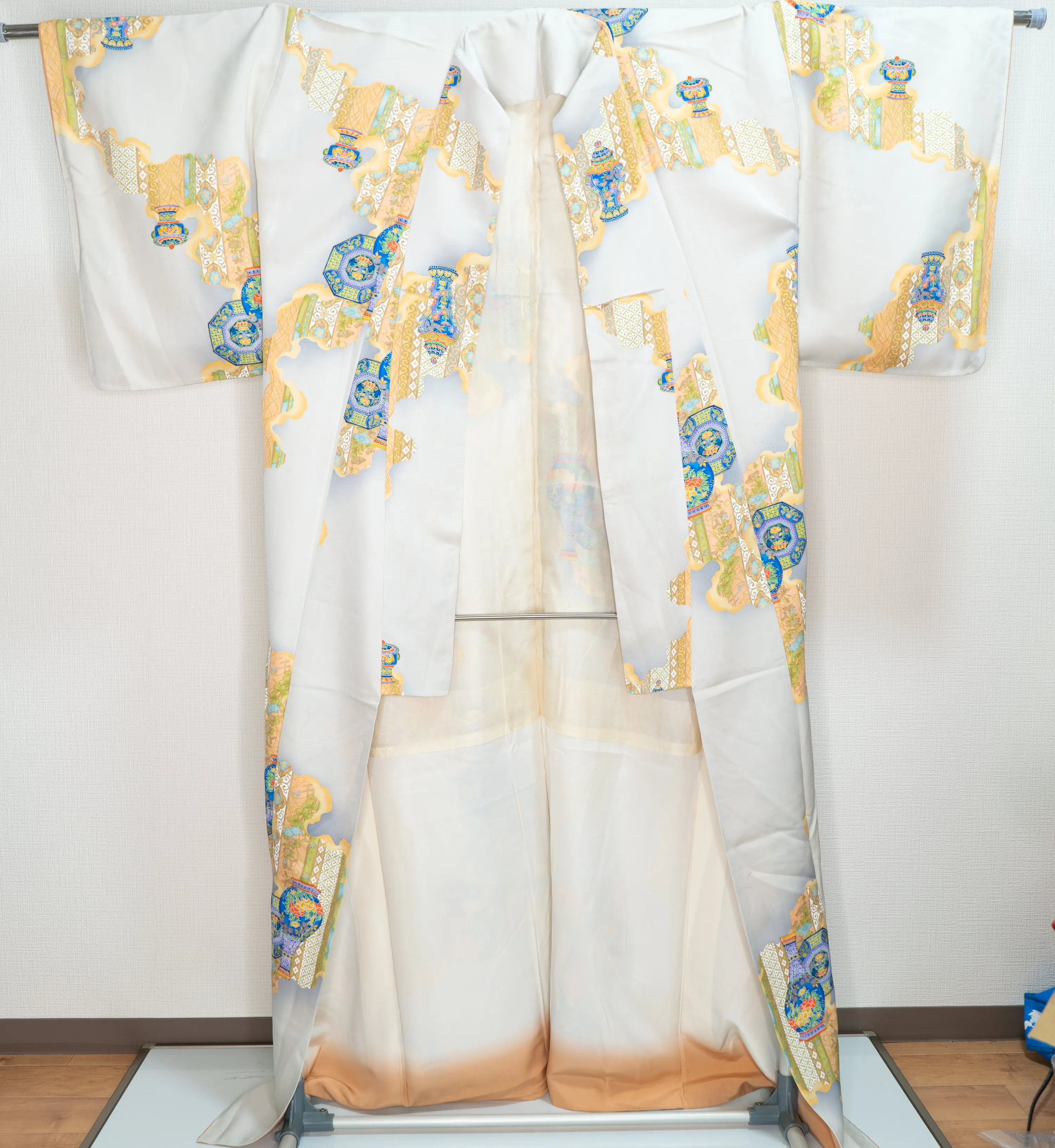 Unique Ceramic Vases Silver Kimono - Unused Vintage Silk - Cherry Blossoms Peonies Sakura Shippo