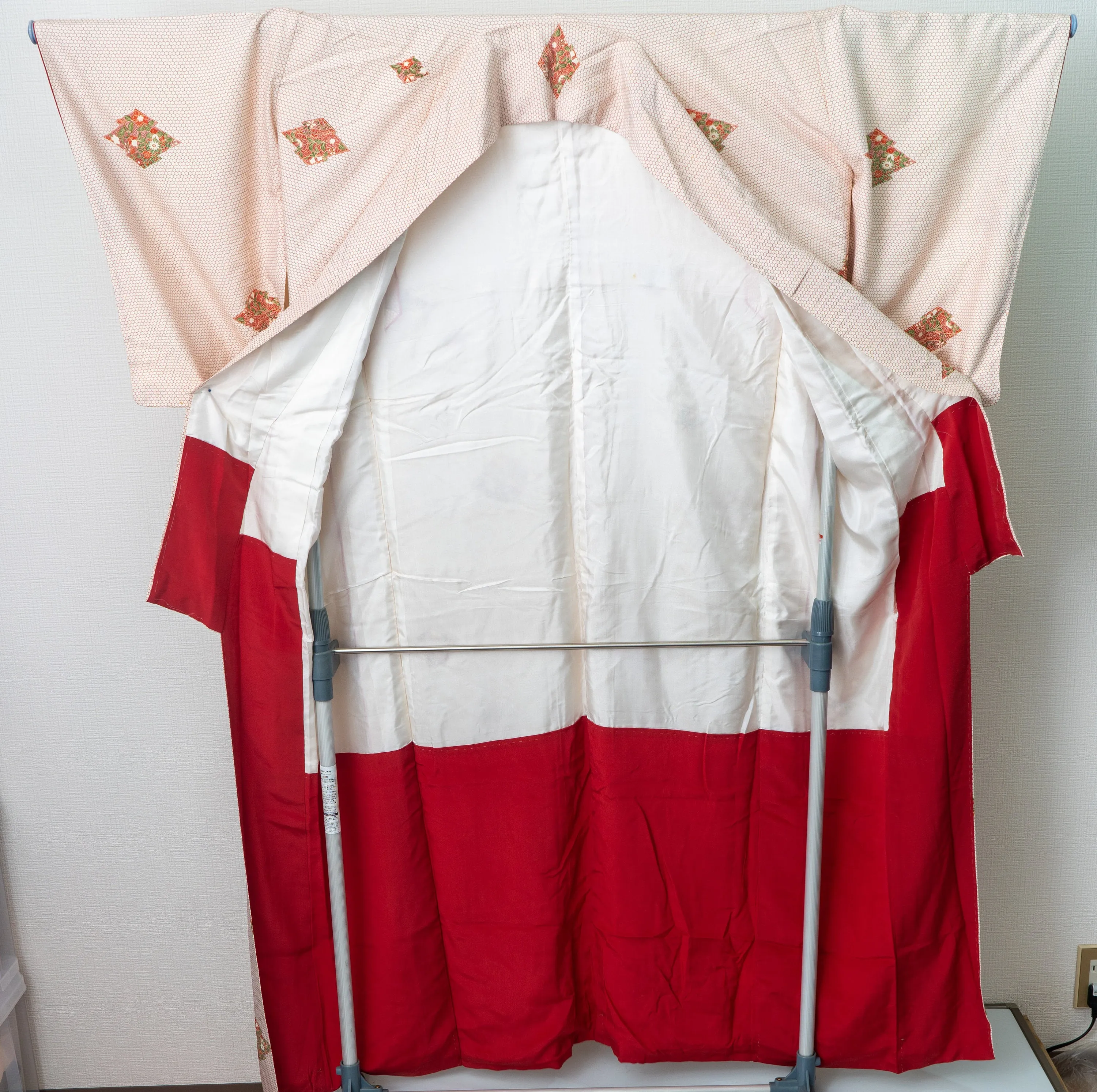 Unused Silk Kimono - Tiny Hexagons and Boxed Flower Designs - Vintage 1990s Retro