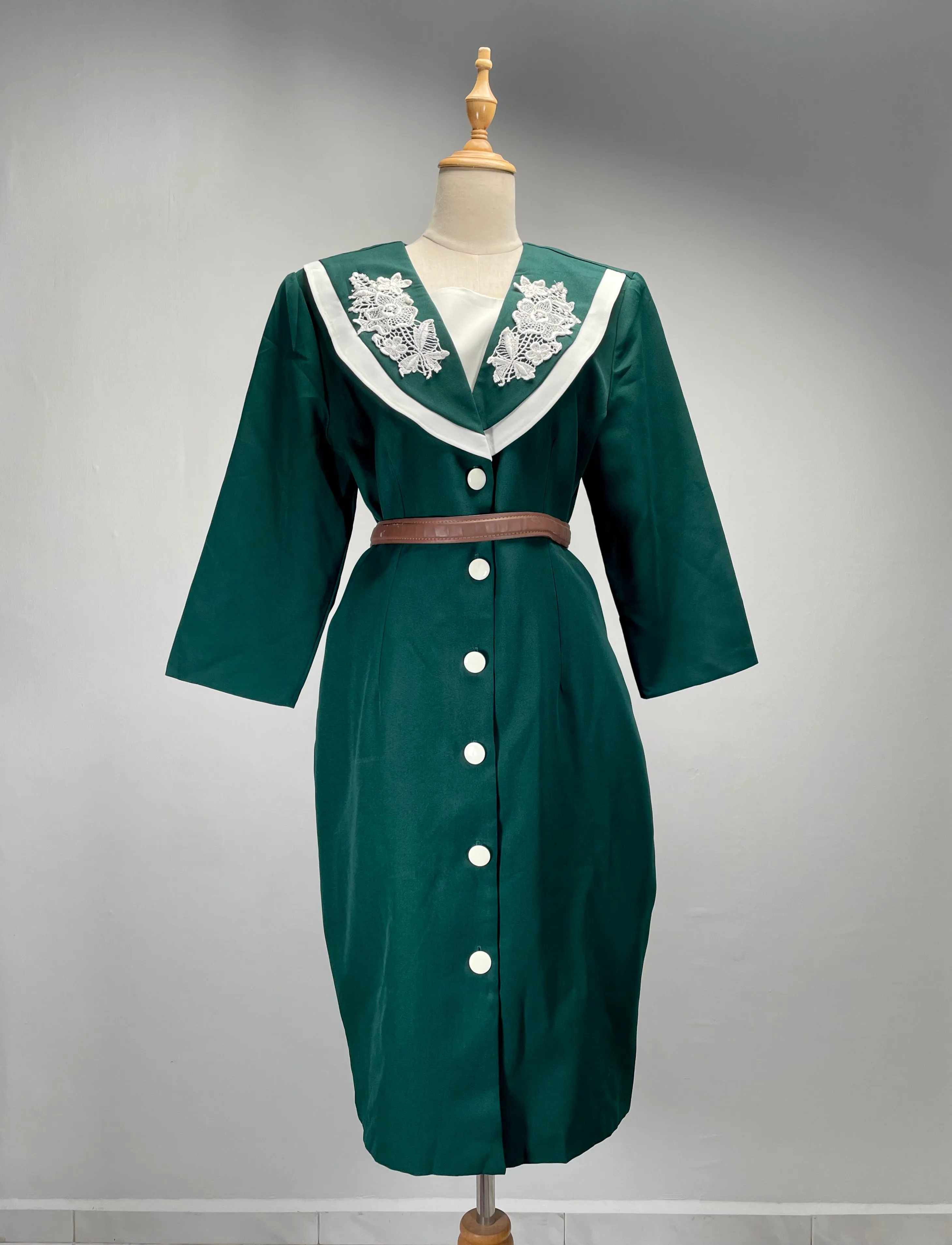 Vintage 1980s power suit Forest green dress with Lace lapels