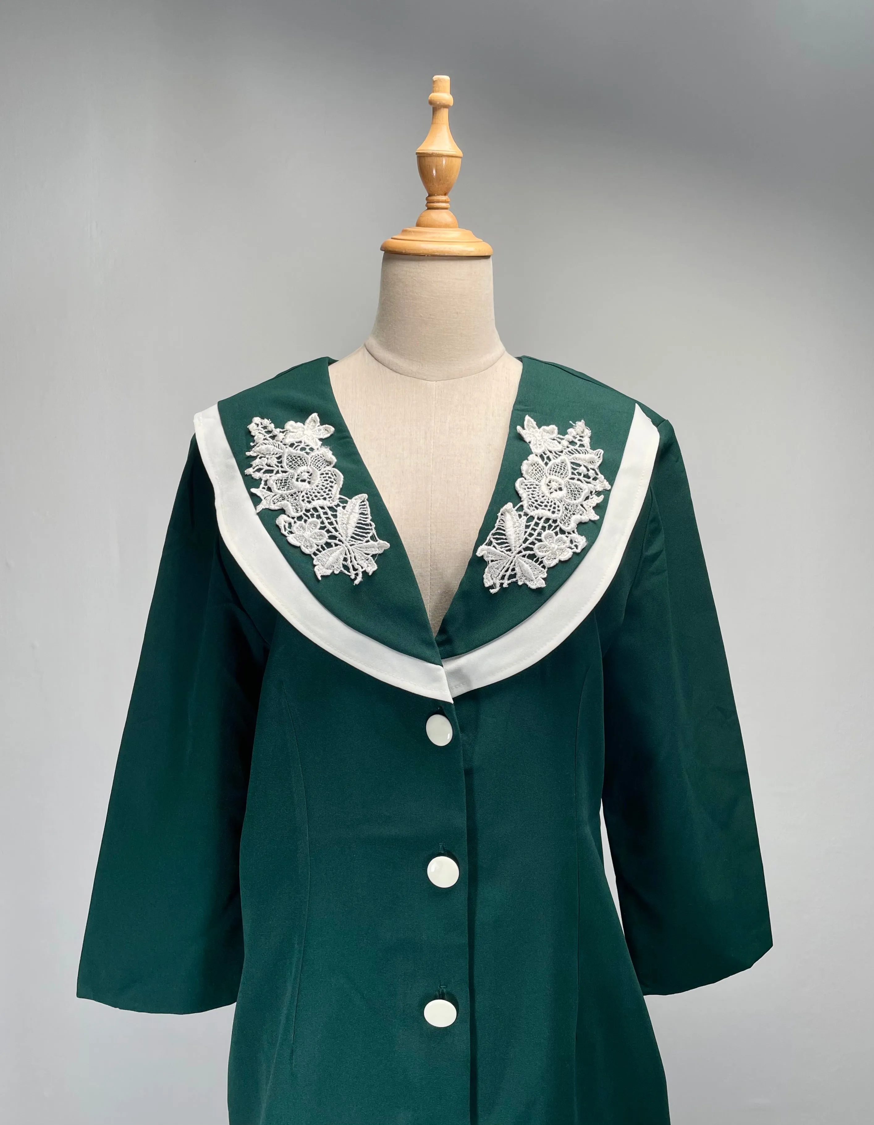Vintage 1980s power suit Forest green dress with Lace lapels
