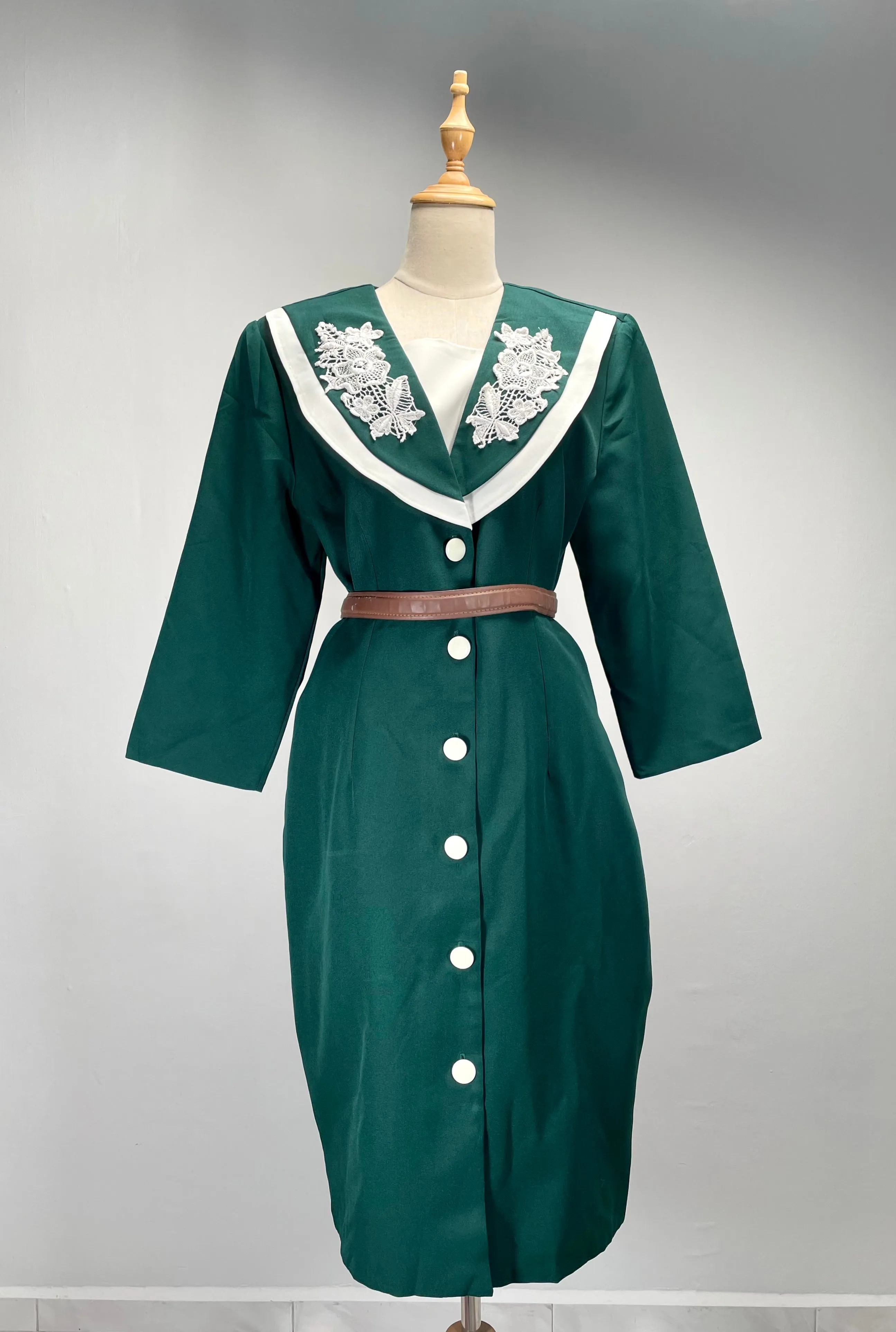 Vintage 1980s power suit Forest green dress with Lace lapels