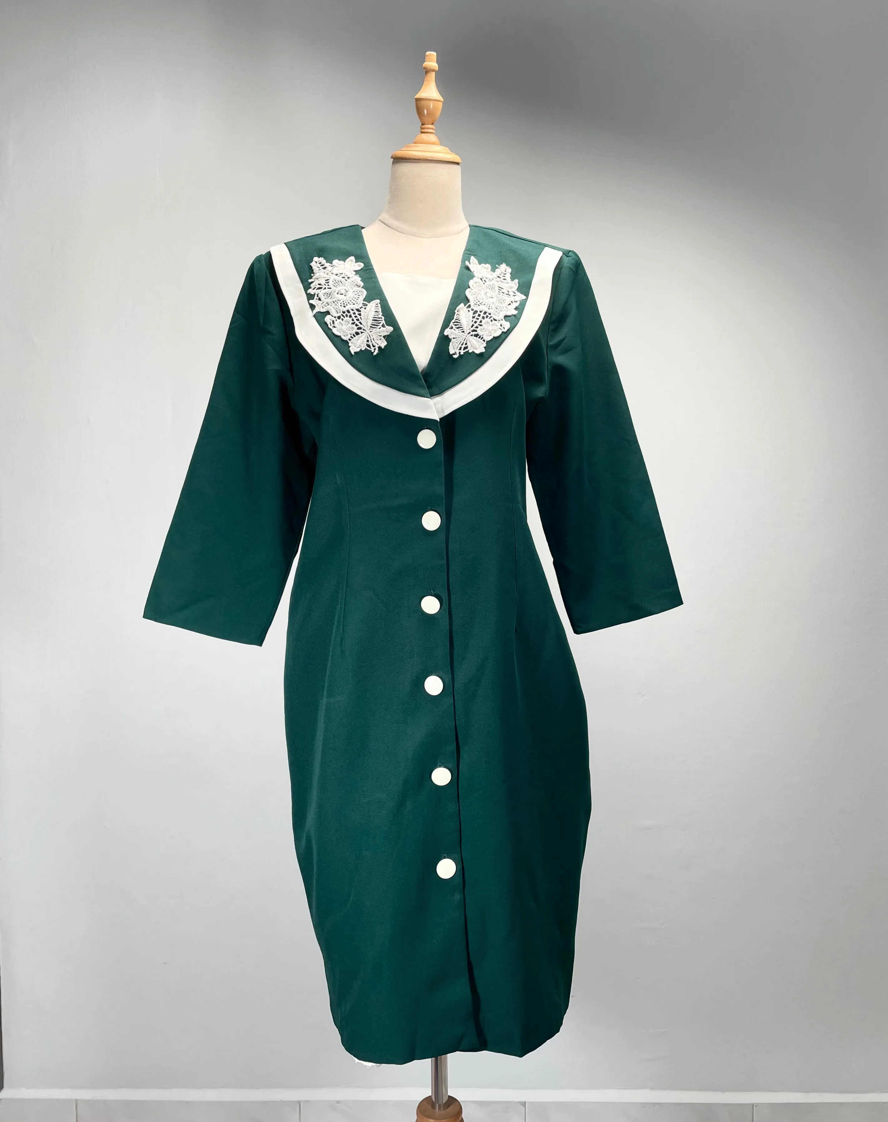 Vintage 1980s power suit Forest green dress with Lace lapels